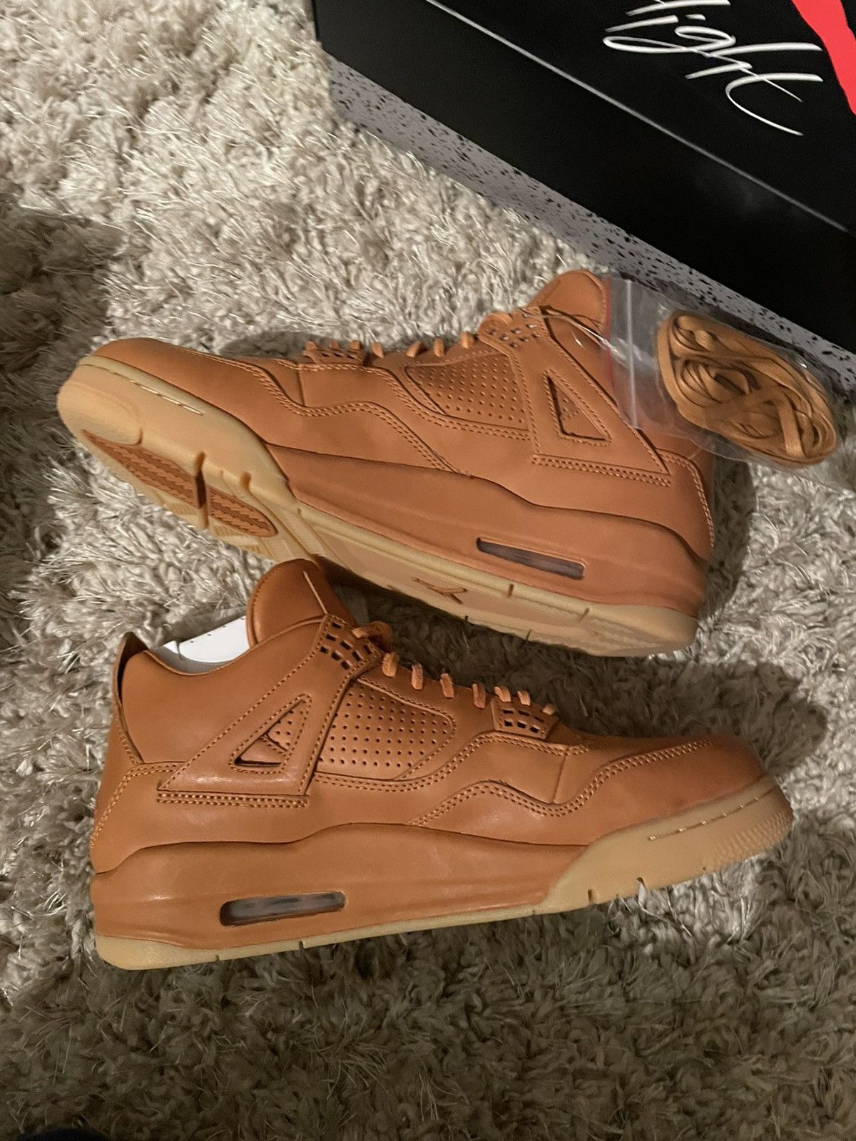Jordan Brand Jordan 4 Premium Wheat Size US 10 / EU 43 - 3 Thumbnail