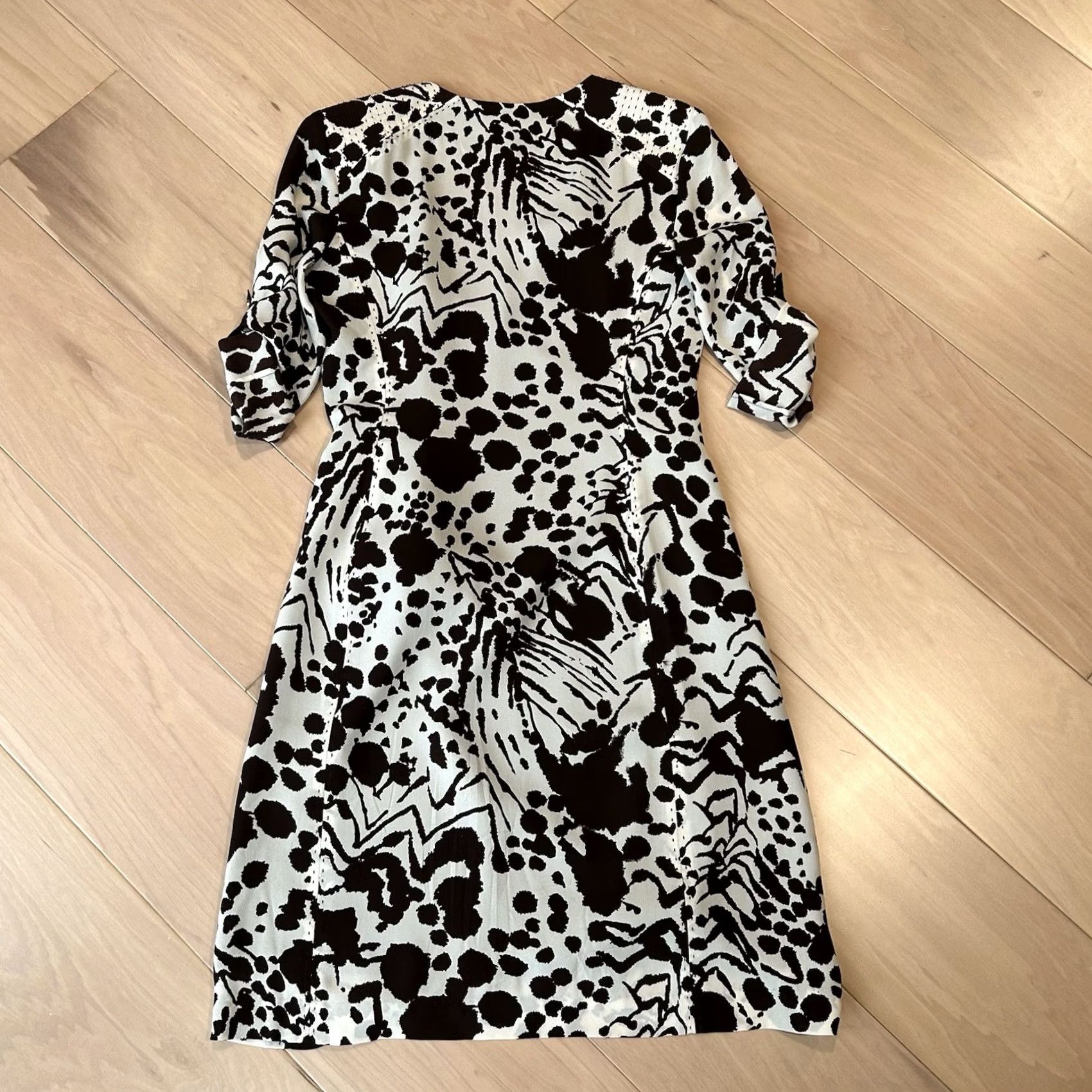 Tory Burch Tory Burch Dress Womens 0 Ivory Silk Wrap Knee Length Women Size XS / US 0-2 / IT 36-38 - 2 Thumbnail