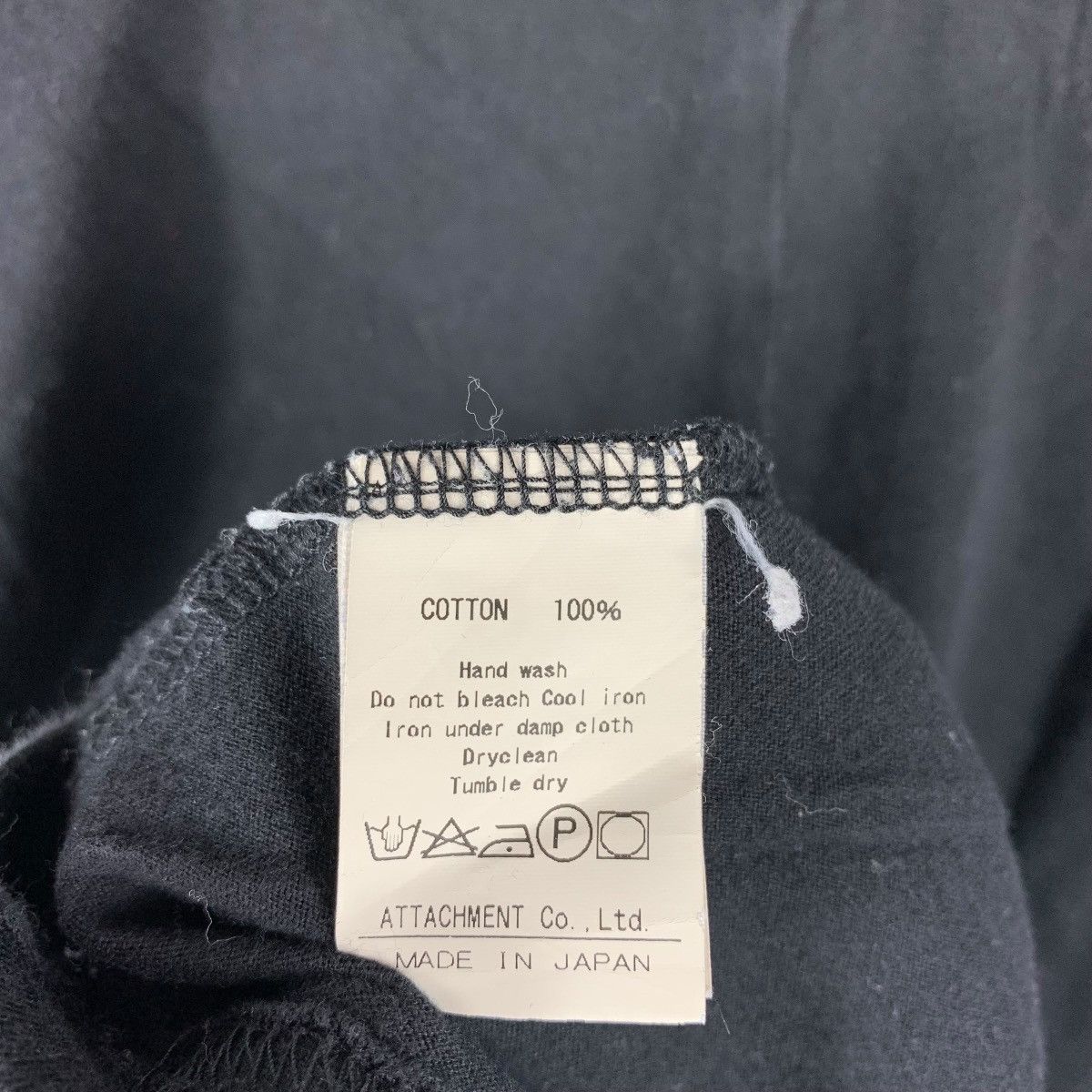 Attachment ATTACHMENT Co., Ltd. Black V-Neck Tee Size XS / US 0-2 / IT 36-38 - 10 Thumbnail