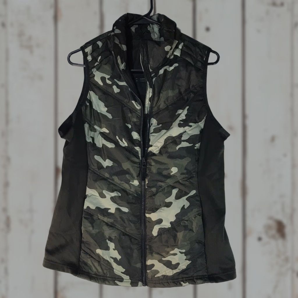 Avia Avia Camo Full Zip Puffer Vest Women's Size L Multicolor Casual Fall Winter Size L / US 10 / IT 46 - 1 Thumbnail