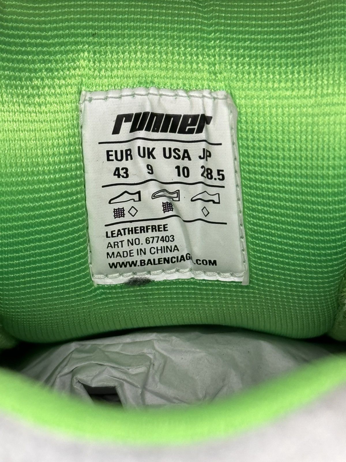 Balenciaga Balenciaga Runner Fluo Green Size US 10 / EU 43 - 12 Thumbnail