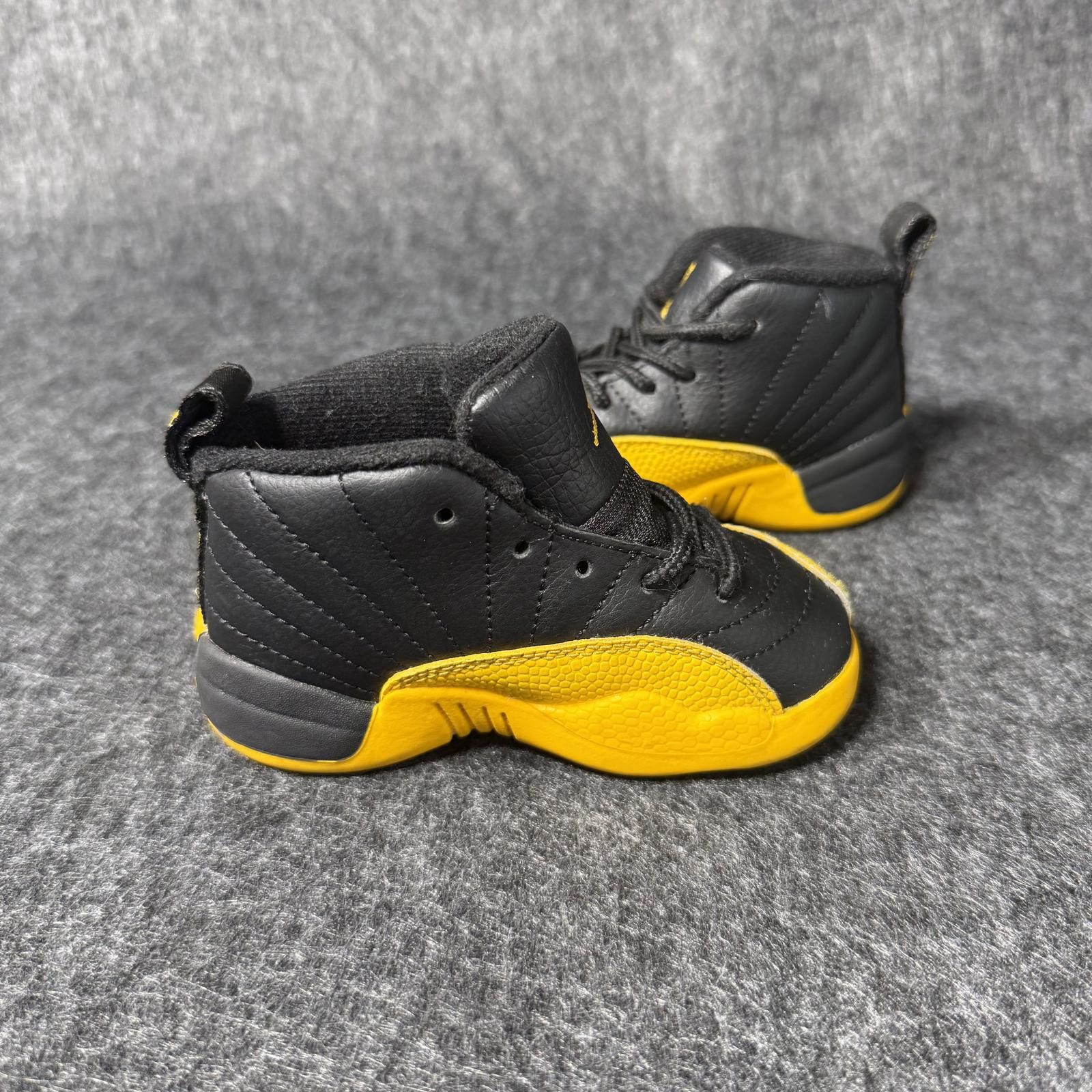 Jordan Brand Jordan 12 Shoes Kid's 6C University Gold 850000-070 Size US 7.5 / EU 40-41 - 3 Thumbnail