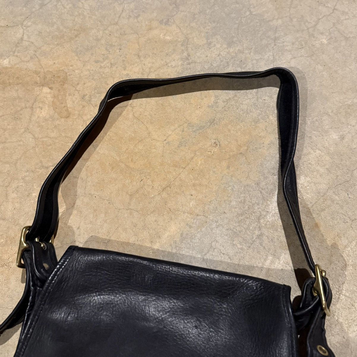 Coach Vintage 1990s Coach Stewardess Turnlock Leather Shoulder Bag Size ONE SIZE - 4 Thumbnail