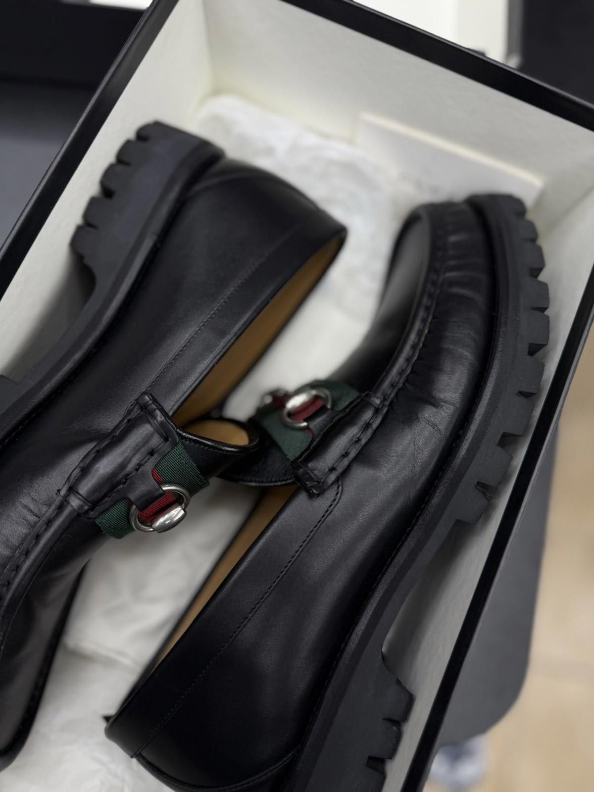 Gucci Men’s Gucci Dress Loafers Sneakers Leather $950 10G/10.5US Size US 10.5 / EU 43-44 - 12 Thumbnail