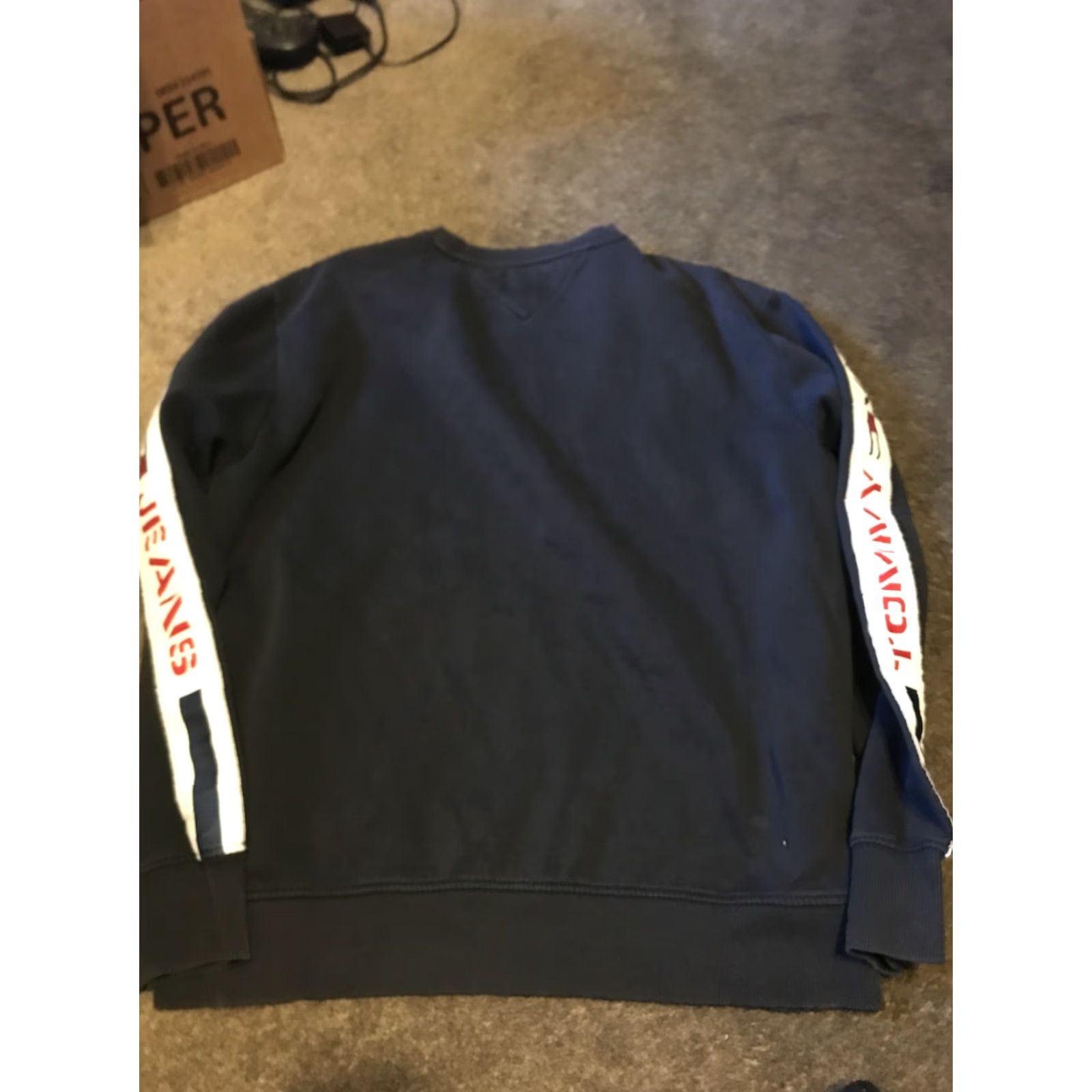 Tommy Hilfiger Tommy Hilfiger Sweatshirt Mens Navy Crewneck XL Embroidered Logo Flag Size US XL / EU 56 / 4 - 3 Thumbnail