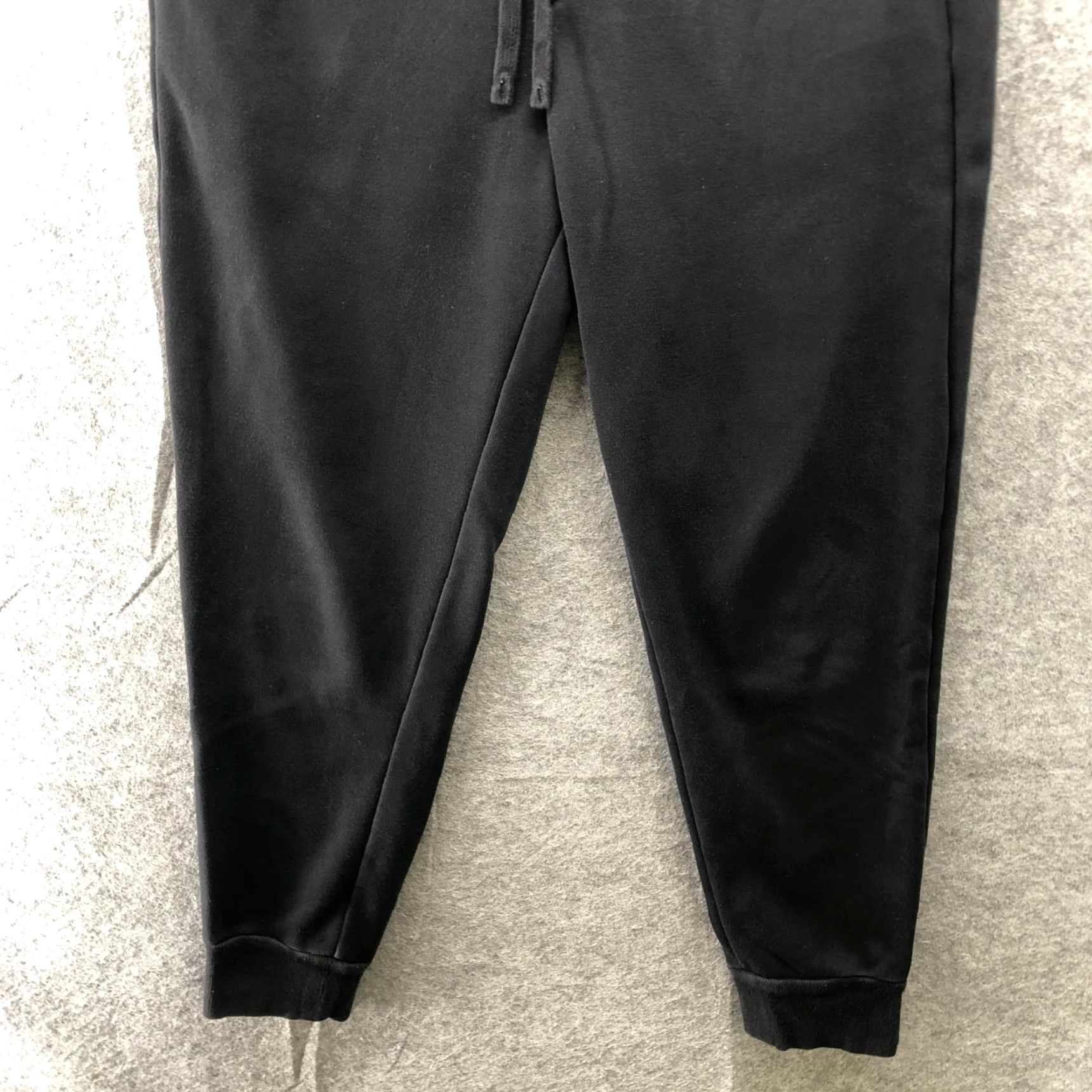 Uniqlo Uniqlo Jogger Sweatpants Womens L Black Drawstring Fleece Athletic Wear Tapered Inseam 24.5 in Stock Size 36" / US 14 / IT 50 - 4 Thumbnail