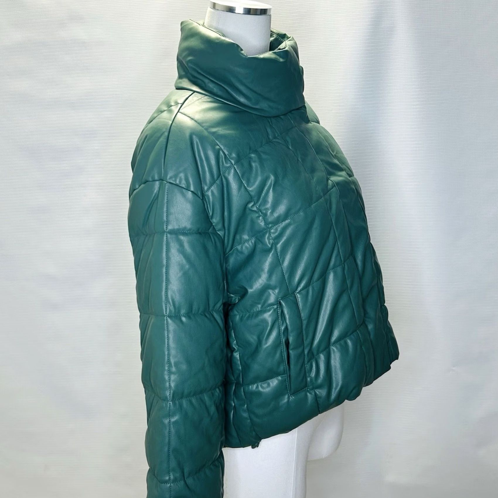 Vintage VINTAGE Windsor Love Tree Vegan Leather Puffer Crop Jacket Womens L Green Size L / US 10 / IT 46 - 2 Thumbnail