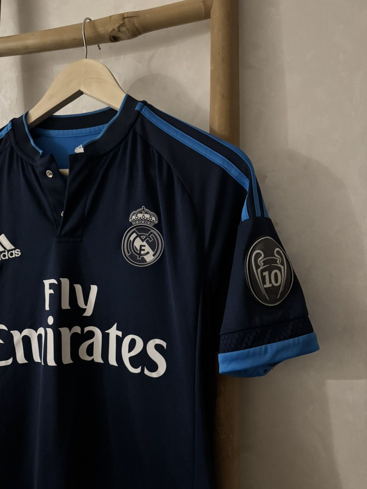 Adidas Adidas Real Madrid 2015 Gareth Bale 11 Third Jersey Size US S / EU 44-46 / 1 - 3 Thumbnail