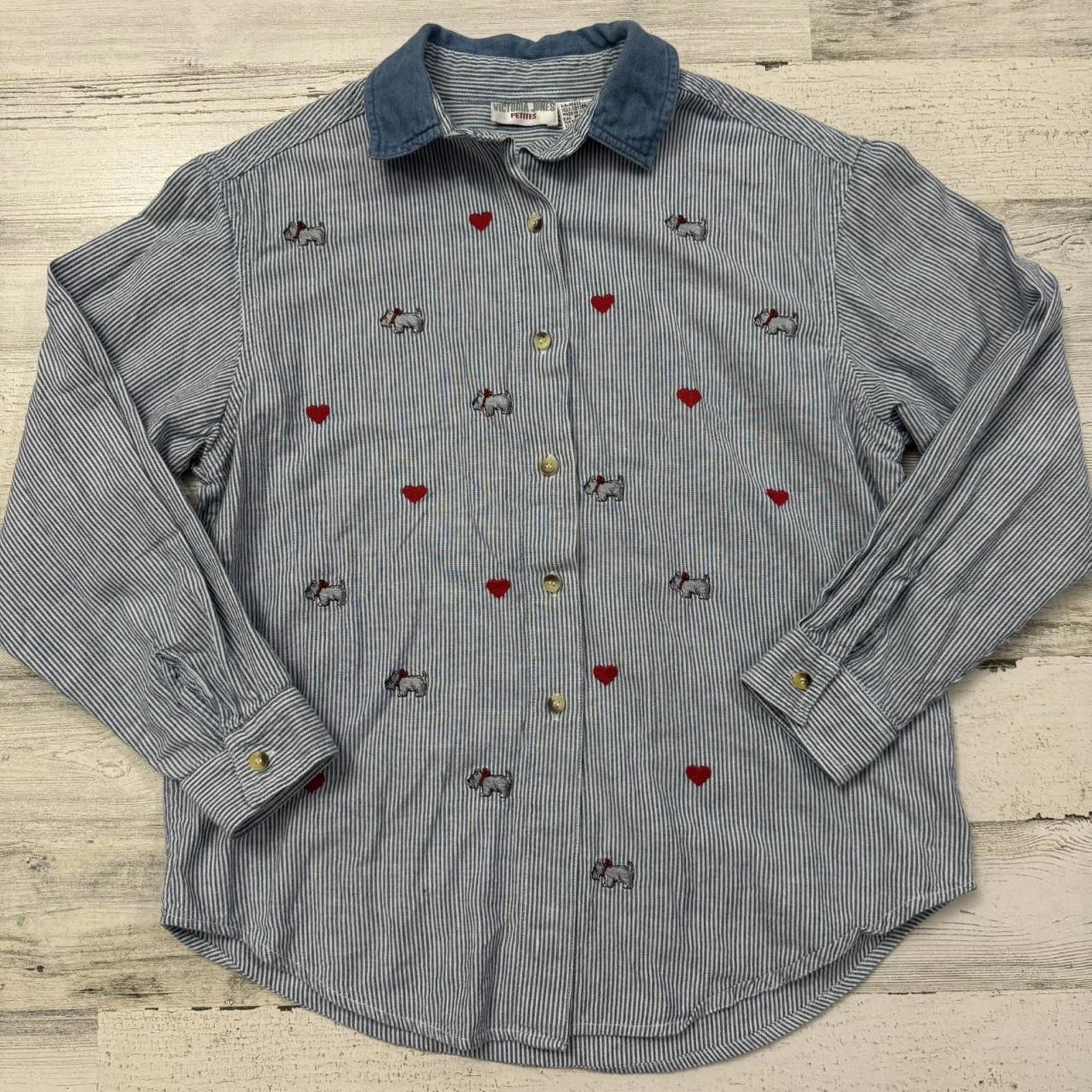 Designer 90s Blue and white button-up shirt with a dog heart design Size M / US 6-8 / IT 42-44 - 1 Thumbnail