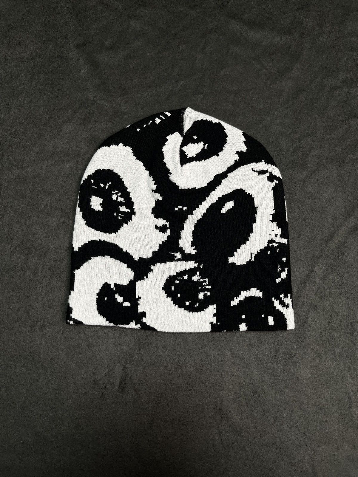 Japanese Brand Deadstock Y2k Eye Graphic No Cuff Knit Hat Beanie OS Size ONE SIZE - 1 Thumbnail