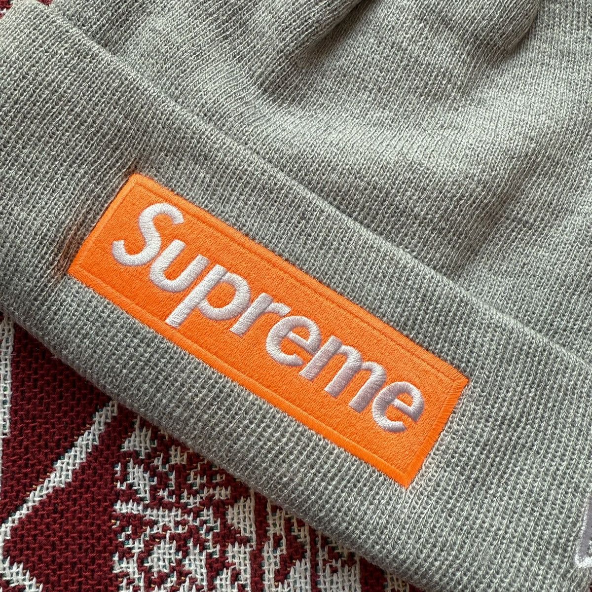 New Era × Supreme FW17 Supreme New Era Box Logo Beanie Heather Grey Size ONE SIZE - 2 Thumbnail