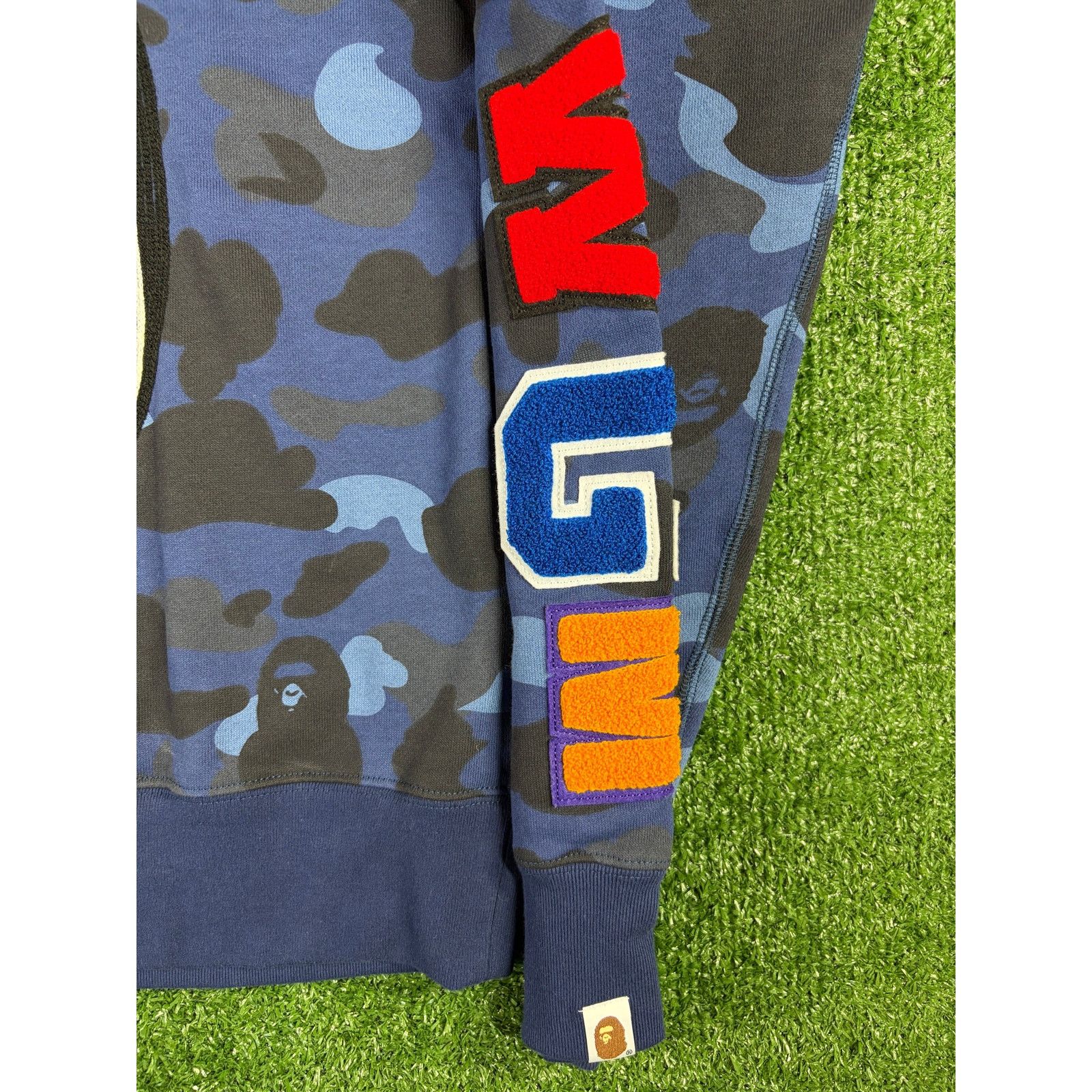 Bape BAPE Color Camo Navy Embroidery Shark Crewneck Large Size US L / EU 52-54 / 3 - 5 Thumbnail