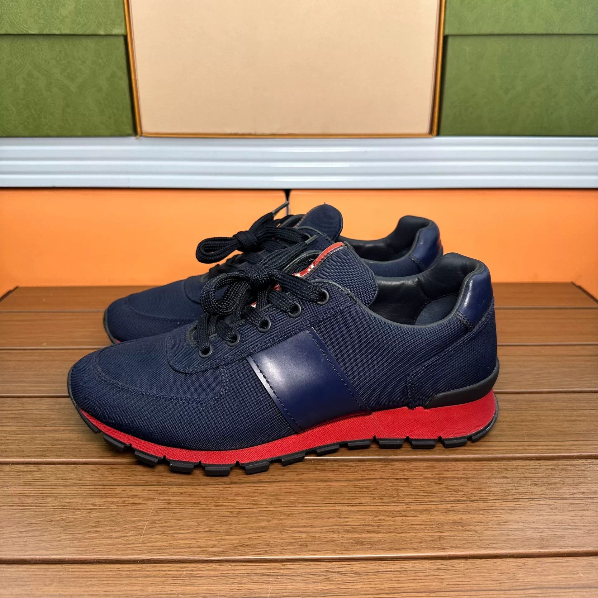Prada Prada Casual Lowtop Sneakers 6 Men Size US 6 / EU 39 - 1 Thumbnail
