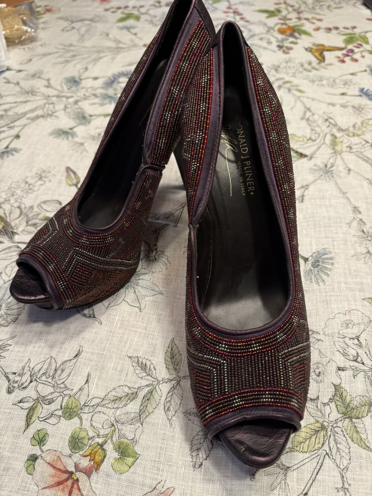 Donald Pliner Donald Pliner Navy Beaded Pumps Size US 11 / IT 41 - 1 Thumbnail