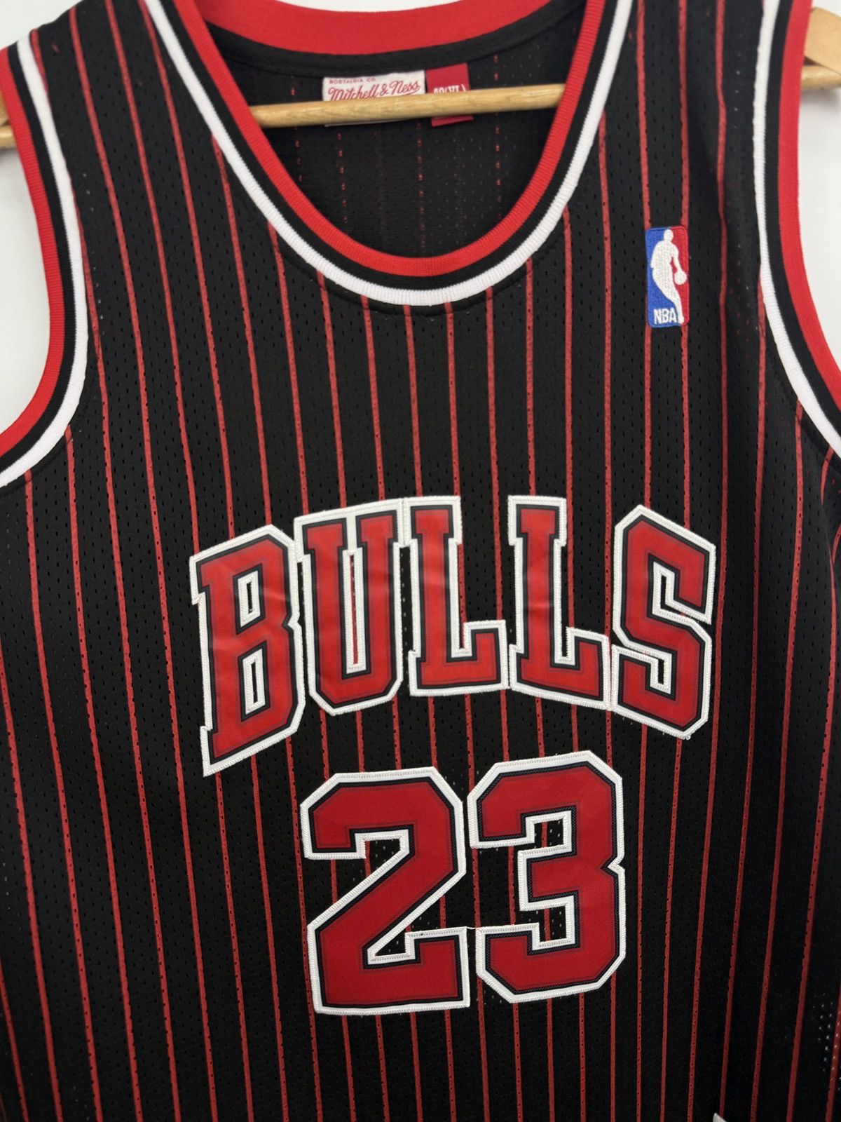 Mitchell & Ness 🇺🇸 Jordan 23 Chicago Bulls Mitchell & Ness Hardwood Classics Size US XL / EU 56 / 4 - 5 Thumbnail