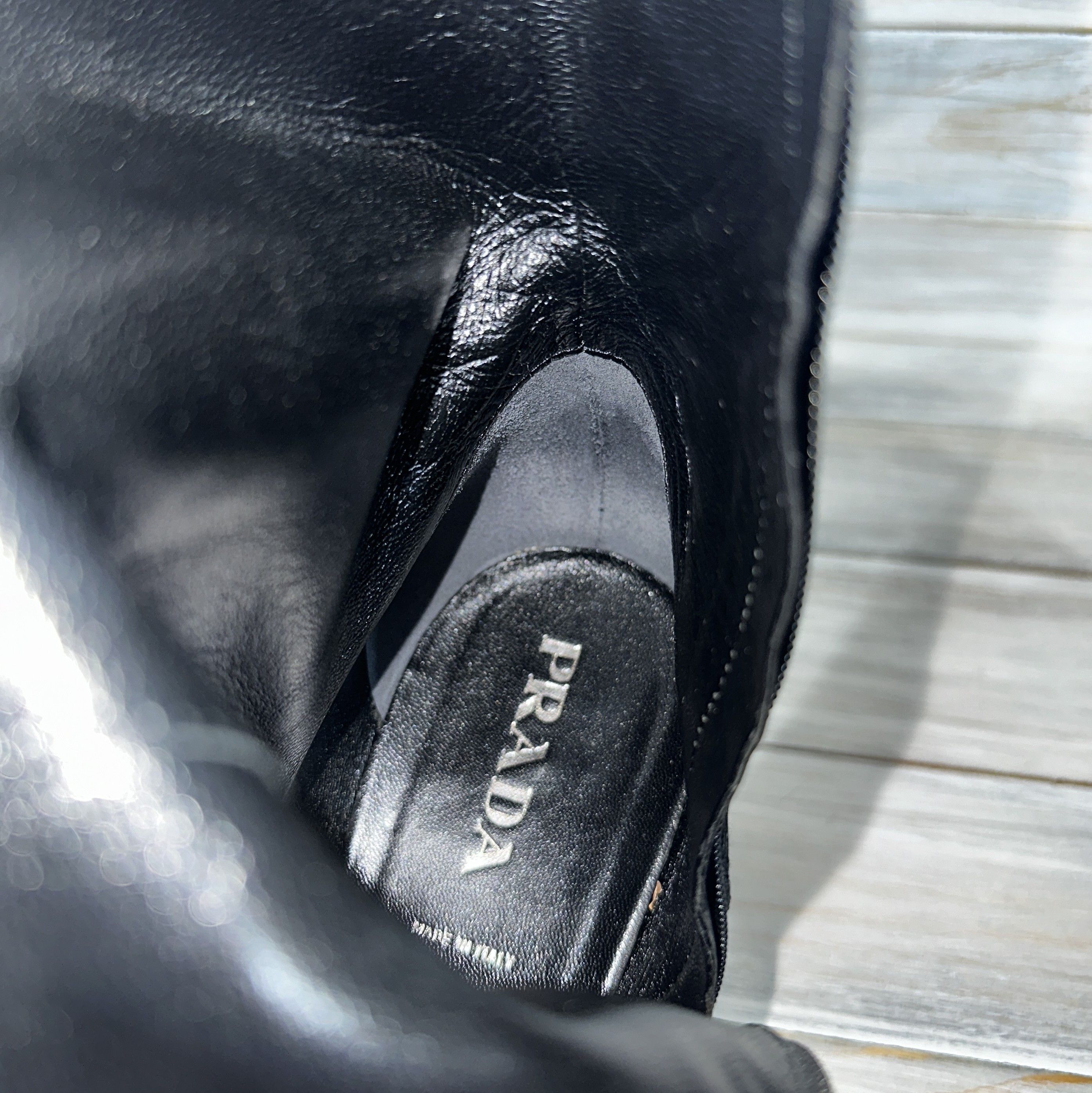 Leather × Prada Prada Milano Women LeatherShoes With A Beautiful Curved Heel Size US 10.5 / IT 40.5 - 12 Thumbnail