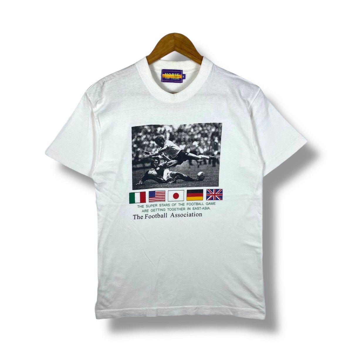 Vintage Vintage 80s HOBIE The Football Association Graphic Tee Shirt Size US M / EU 48-50 / 2 - 1 Thumbnail