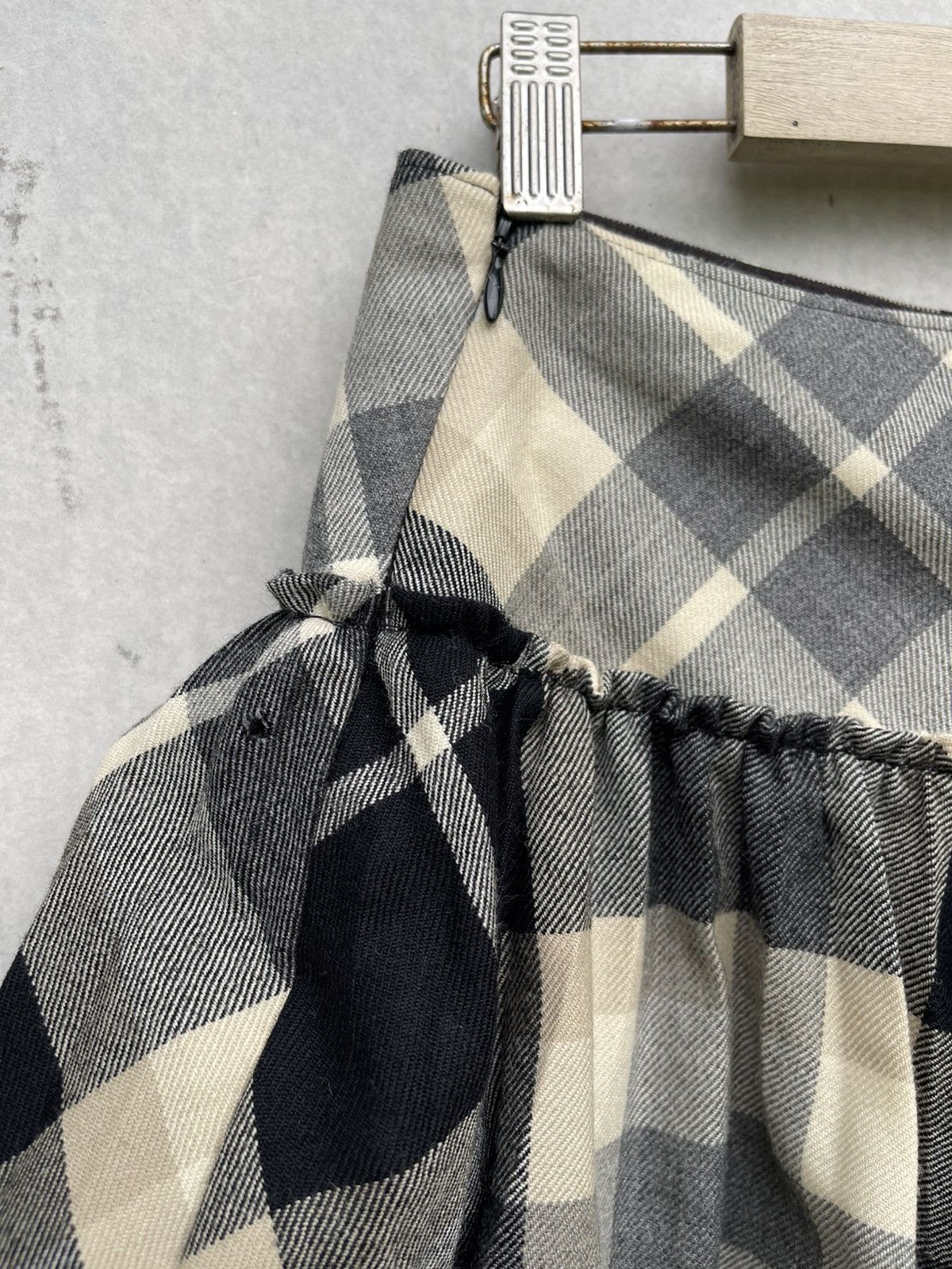 Burberry Burberry Blue Label Women's Nova Check Baggy Skirt Size 28" / US 6 / IT 42 - 10 Thumbnail