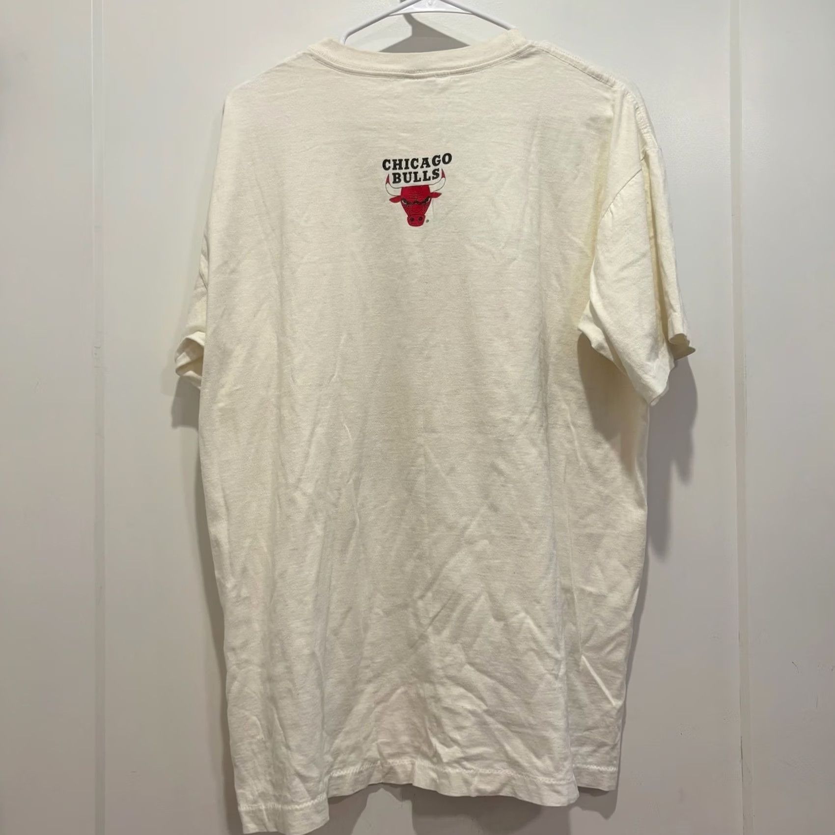 Salem Sportswear VINTAGE Salem Sportswear Chicago Bulls Shirt XL White 90s NBA Single Stitch Size US XL / EU 56 / 4 - 3 Thumbnail