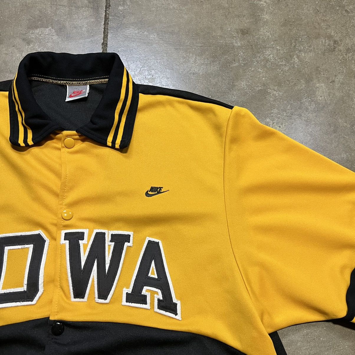 Nike Vintage 80s Iowa Hawkeyes Nike Basketball Warm Up Shirt USA Size US XL / EU 56 / 4 - 3 Thumbnail