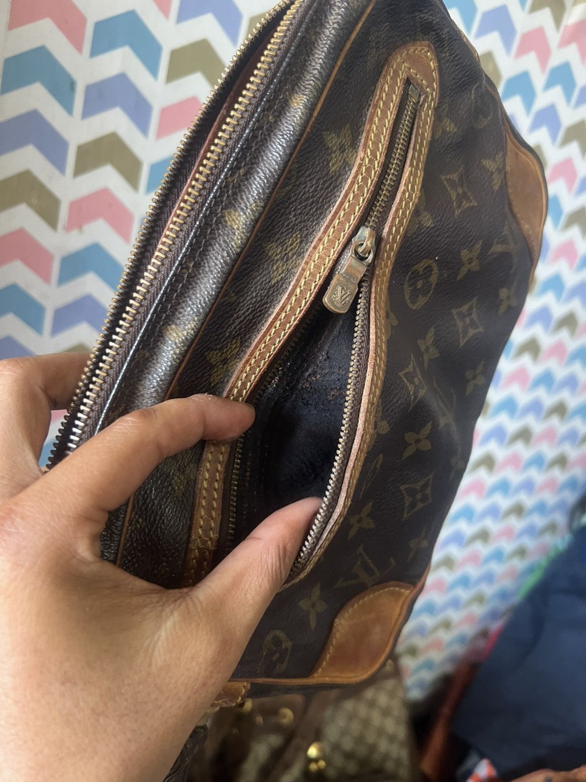 Louis Vuitton VINTAGE LOUIS VUITTON CLUCT BAG Size ONE SIZE - 11 Thumbnail