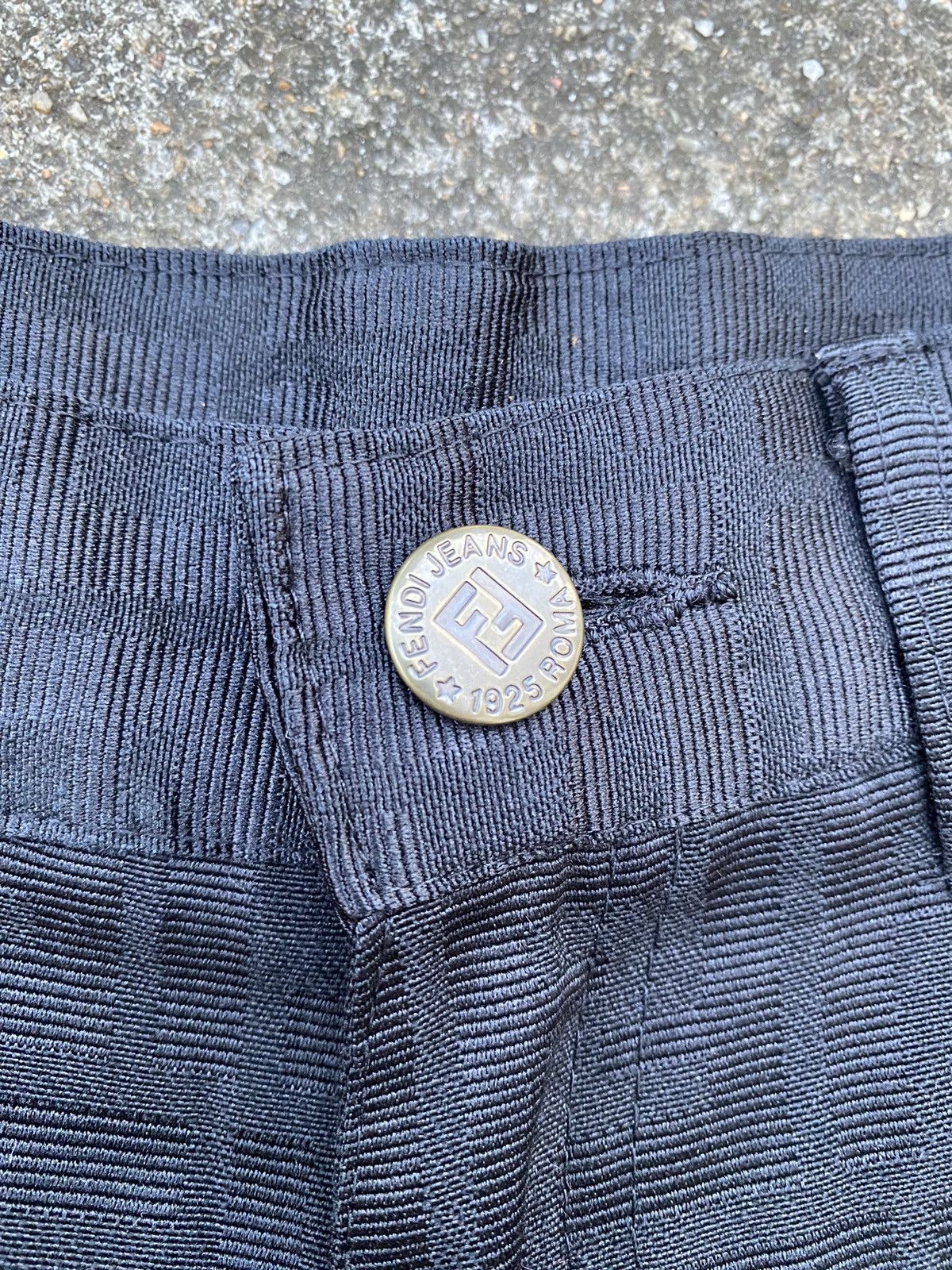 Fendi Waist 24” Fendi Monogram Size US 26 / EU 42 - 8 Thumbnail