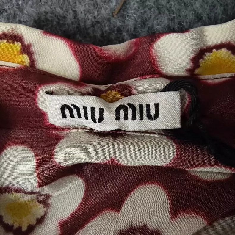 Prada MiuMiu Floral Print Long Sleeve Shirt-2506 Size M / US 6-8 / IT 42-44 - 3 Thumbnail
