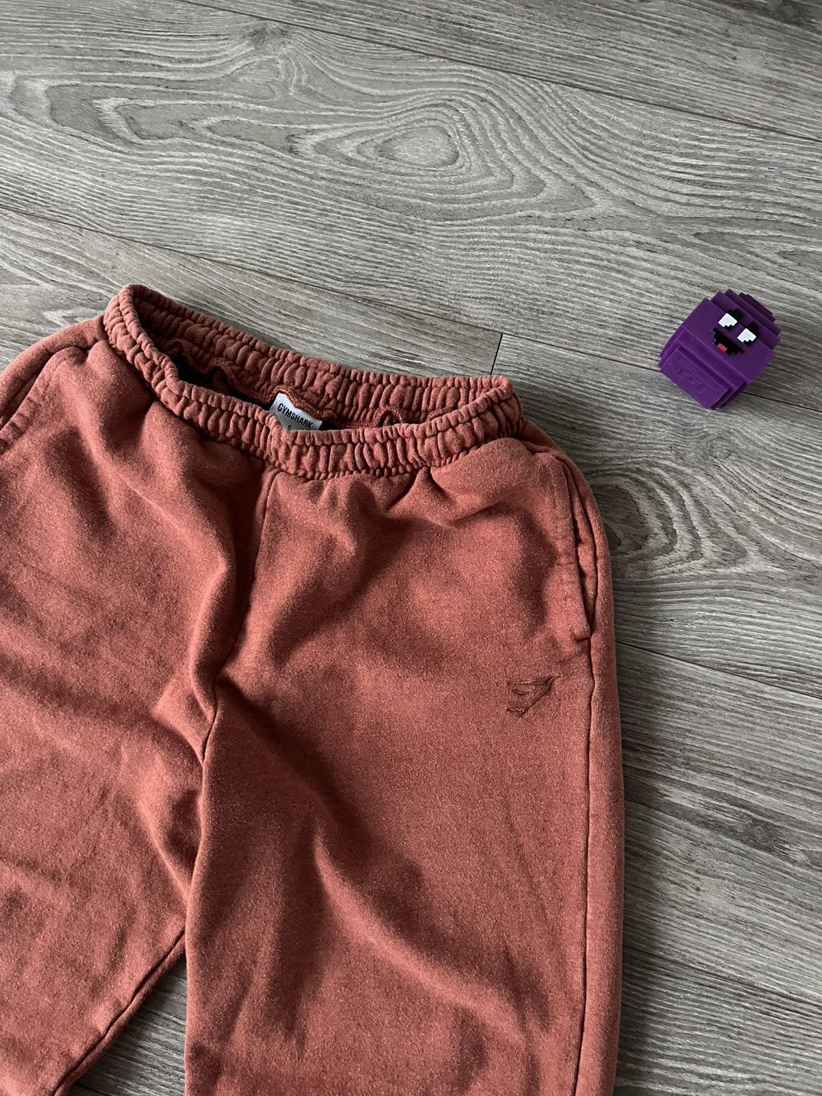 Gymshark Gymshark Red Onyx Embroidered Logo Buggy Sport Jogger Pants Size US 34 / EU 50 - 8 Thumbnail