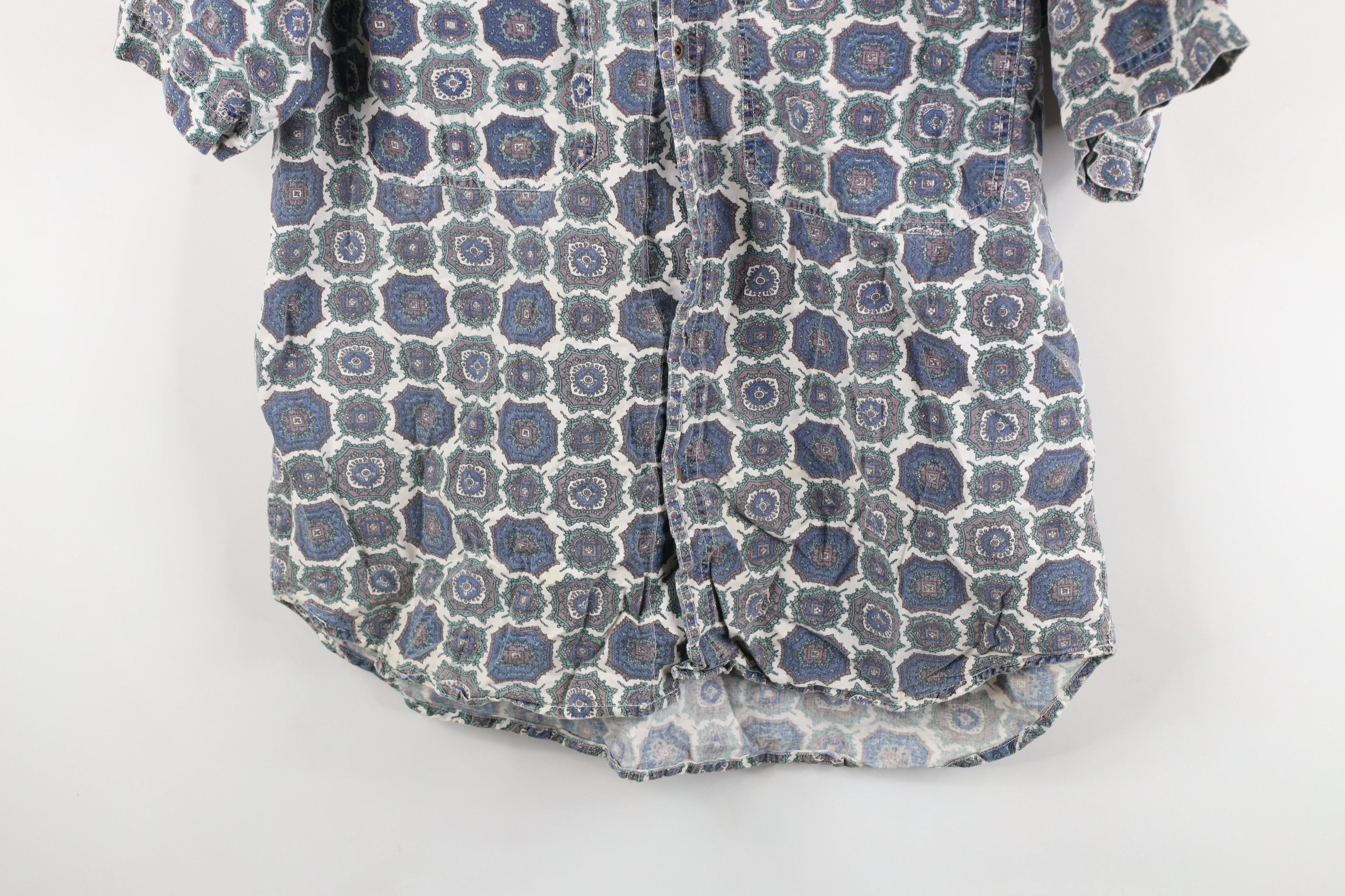 Vintage Vintage 90s Streetwear Geometric Short Sleeve Button Shirt Size US M / EU 48-50 / 2 - 3 Thumbnail