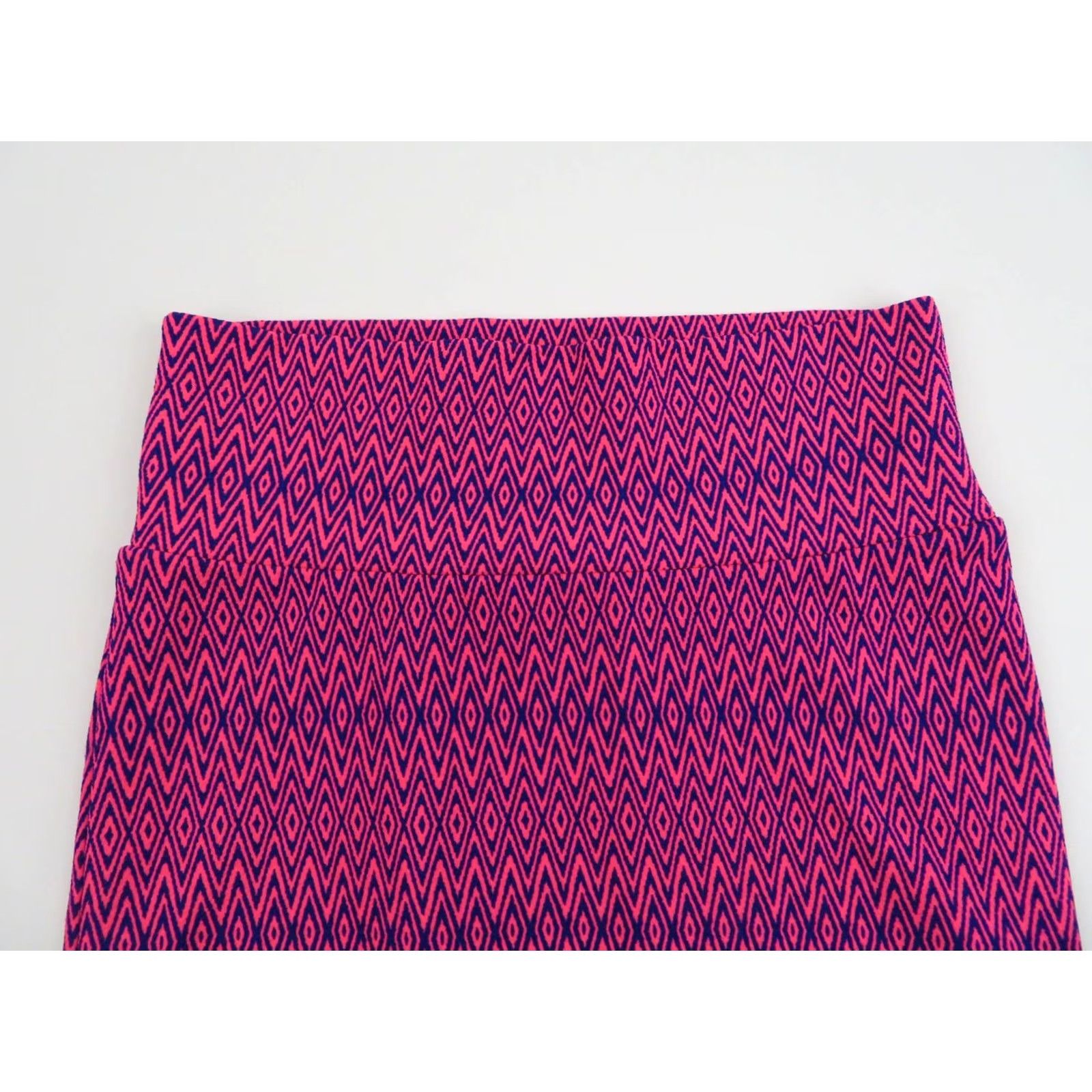 Vintage LuLaRoe Skirt XS Pink Neon Aztec Geometric Pencil Stretch Cassie Womens VINTAGE? No—Vintage: No Size 26" / US 2 / IT 38 - 2 Thumbnail