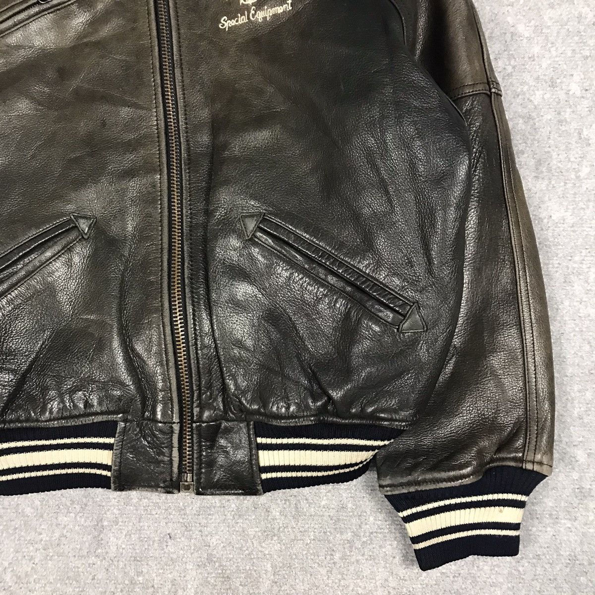 Avirex AVIREX BOMBER LEATHER JACKET BIG LOGO SUN FADED LEATHER Size US XS / EU 42 / 0 - 5 Thumbnail