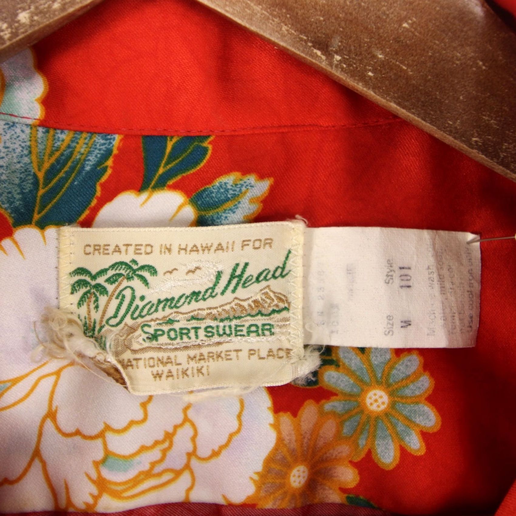 Vintage VINTAGE Diamond Head Sportswear Shirt Mens Red Floral Hawaiian Aloha M Size US M / EU 48-50 / 2 - 8 Thumbnail