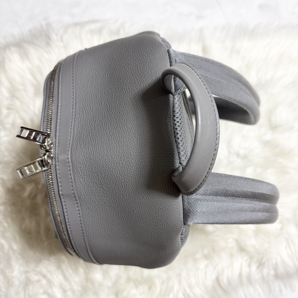 Louis Vuitton Authentic Louis Vuitton LV Aerogram Takeoff Leather Backpack Size ONE SIZE - 4 Thumbnail