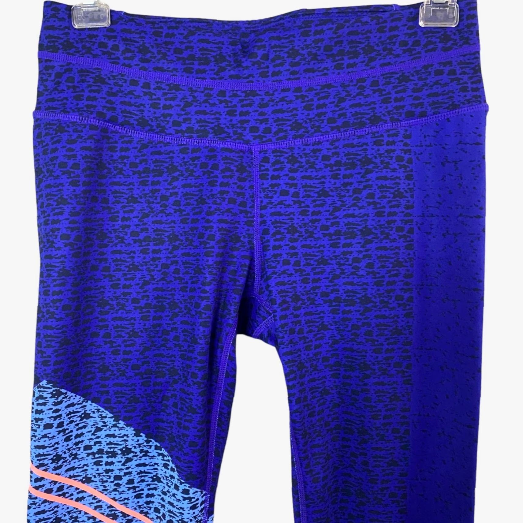 Athleta Athleta ASYM Camo Sonar 7/8 Leggings Small Blue Athletic Stretch Yoga Leggings Women's S Blue Athleisure Sports High-Quality Stretch Size 28" / US 6 / IT 42 - 5 Thumbnail