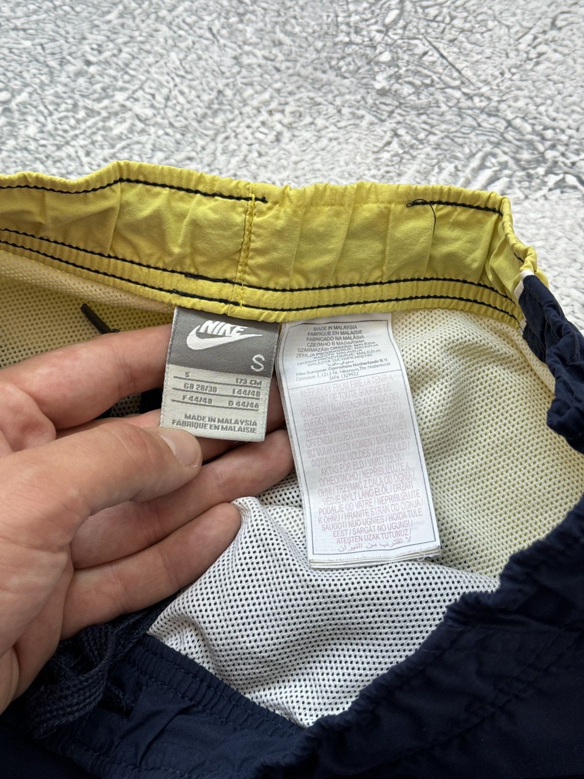 Nike Nike Vintage Y2K Nylon Track Shorts Swoosh Size S Size US 30 / EU 46 - 8 Thumbnail
