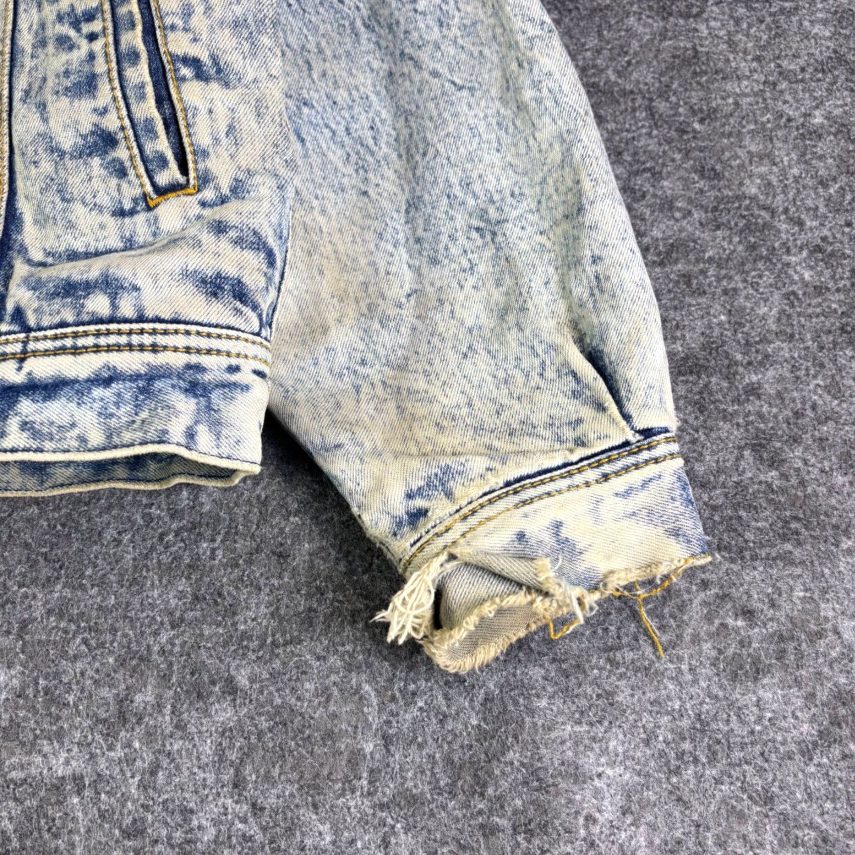 Vintage Vintage Lee Riders Denim Jacket Blue L Size US L / EU 52-54 / 3 - 6 Thumbnail