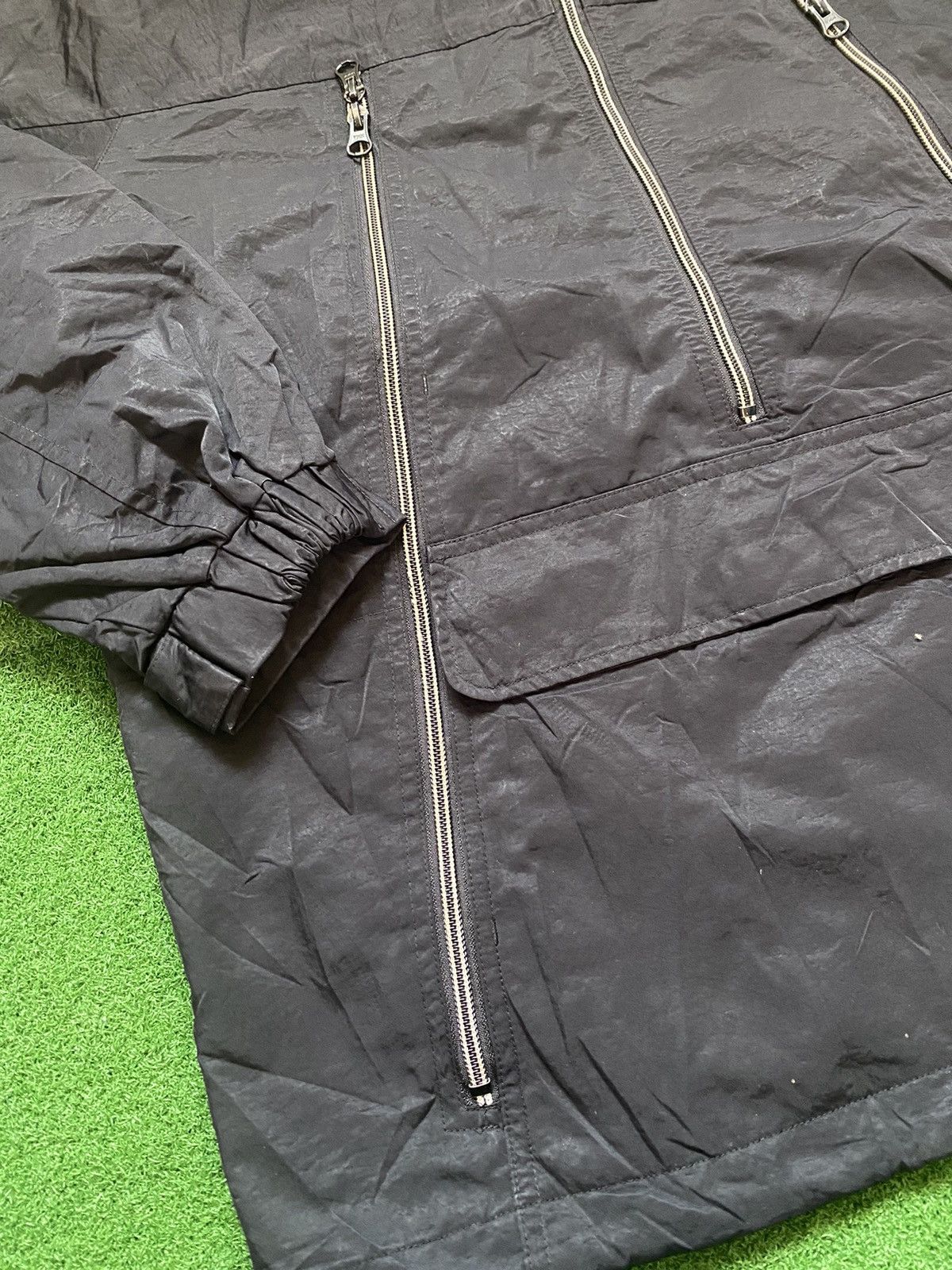 Uniqlo UNIQLO WINDBREAKER Size US L / EU 52-54 / 3 - 5 Thumbnail