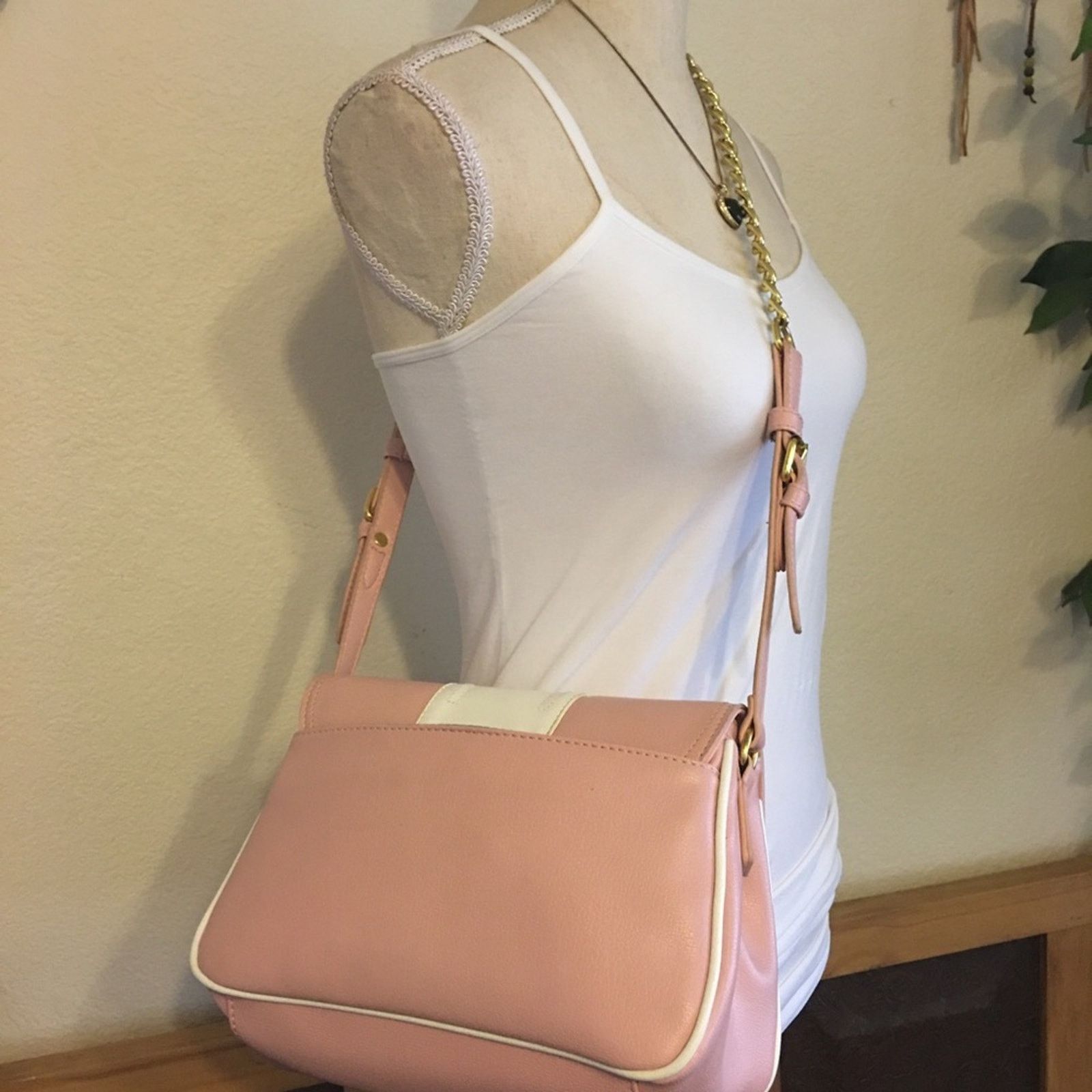 Other Adrienne Vittadini pink gold chain crossbody bag Size ONE SIZE - 5 Thumbnail