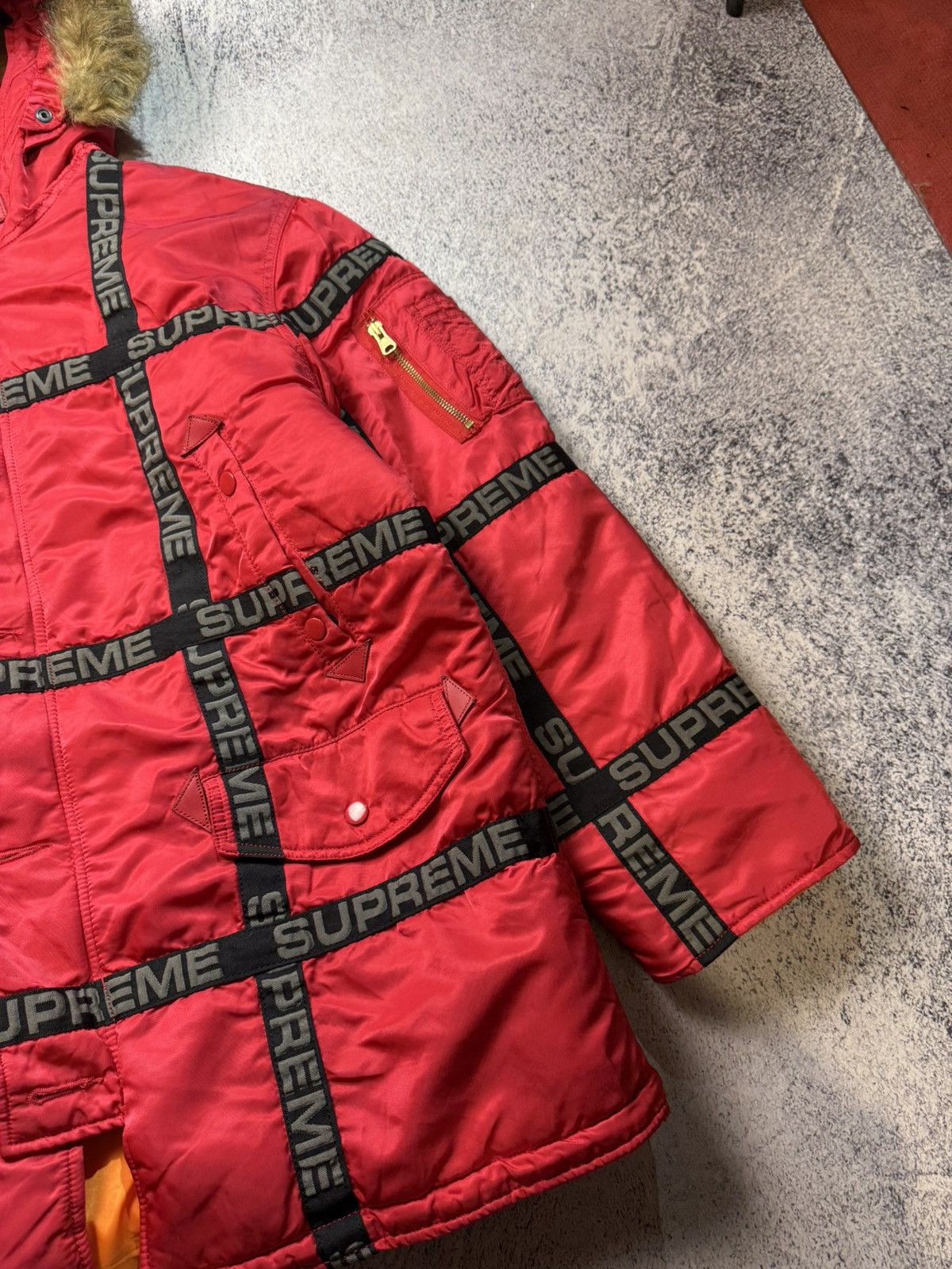 Supreme Supreme Logo Tape N-3B Parka Size US M / EU 48-50 / 2 - 13 Thumbnail
