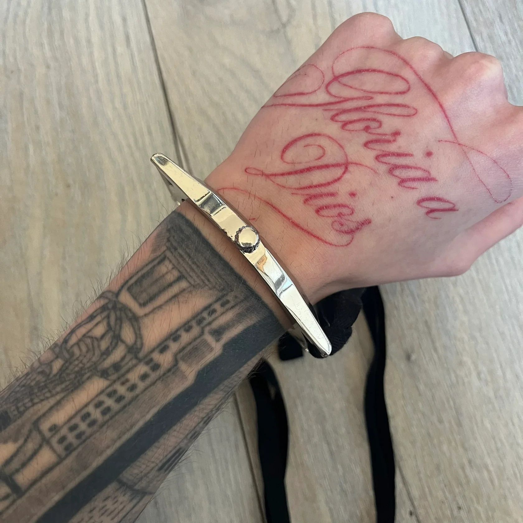 H&M × Maison Margiela Maison Margiela x H&M AW09 Enlarged Watch Frame Bracelet Size ONE SIZE - 2 Thumbnail