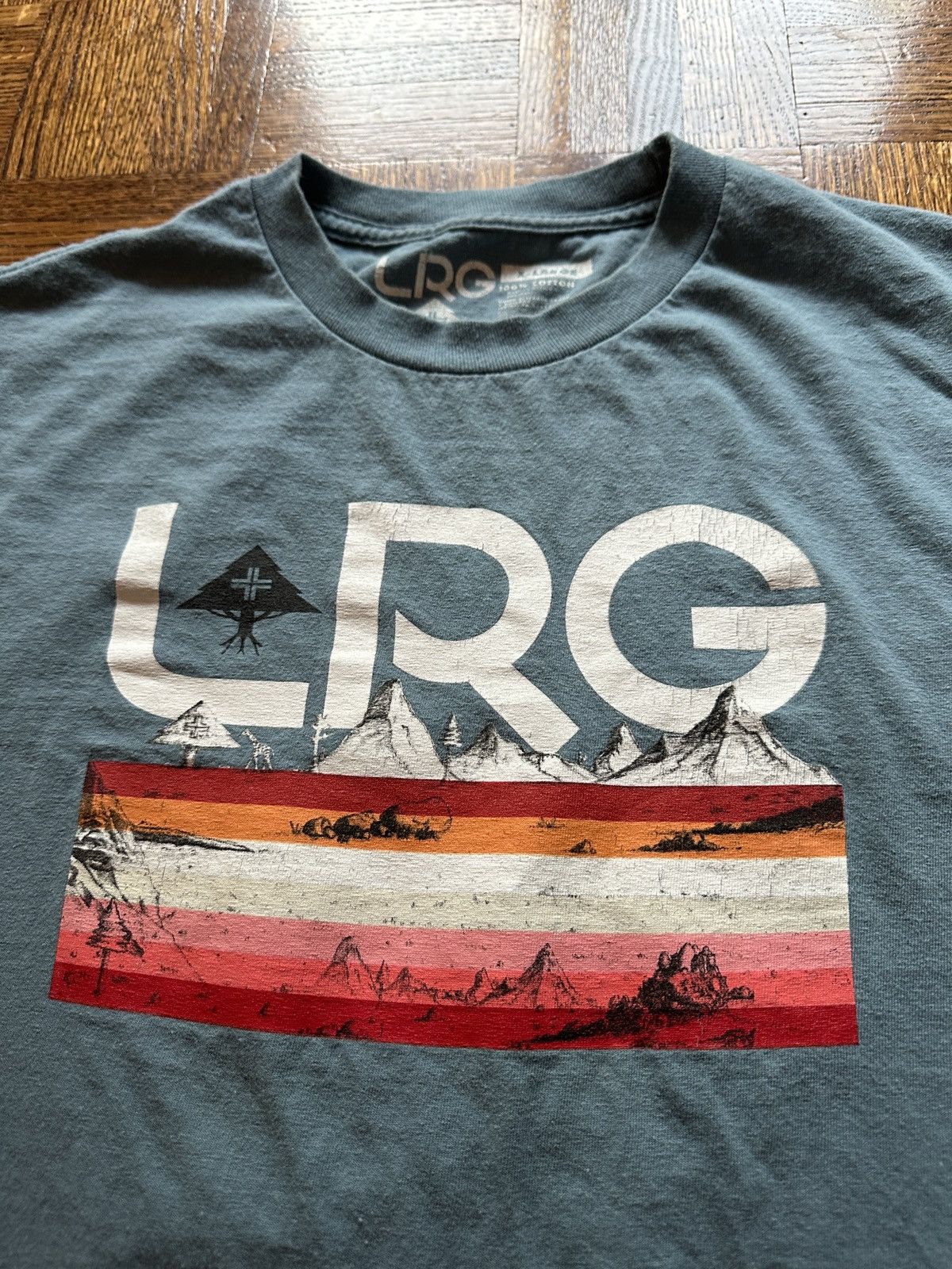LRG × Vintage Vintage Y2K LRG Mountain Graphic Tee Shirt Size US XL / EU 56 / 4 - 3 Thumbnail