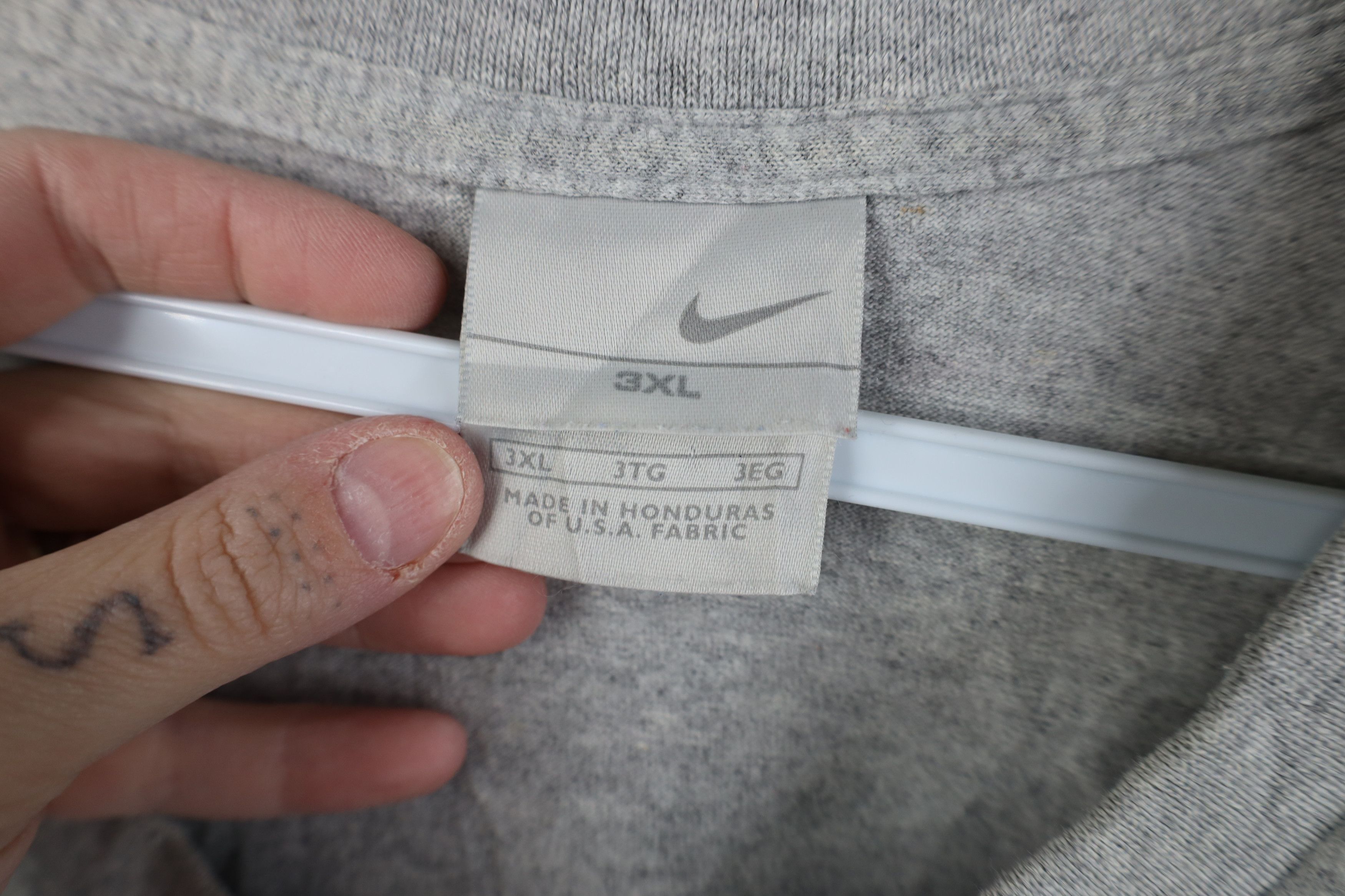 Nike Vintage Nike Scott Cetner Swoosh Spell Out T-Shirt Gray Size US XXL / EU 58 / 5 - 6 Thumbnail