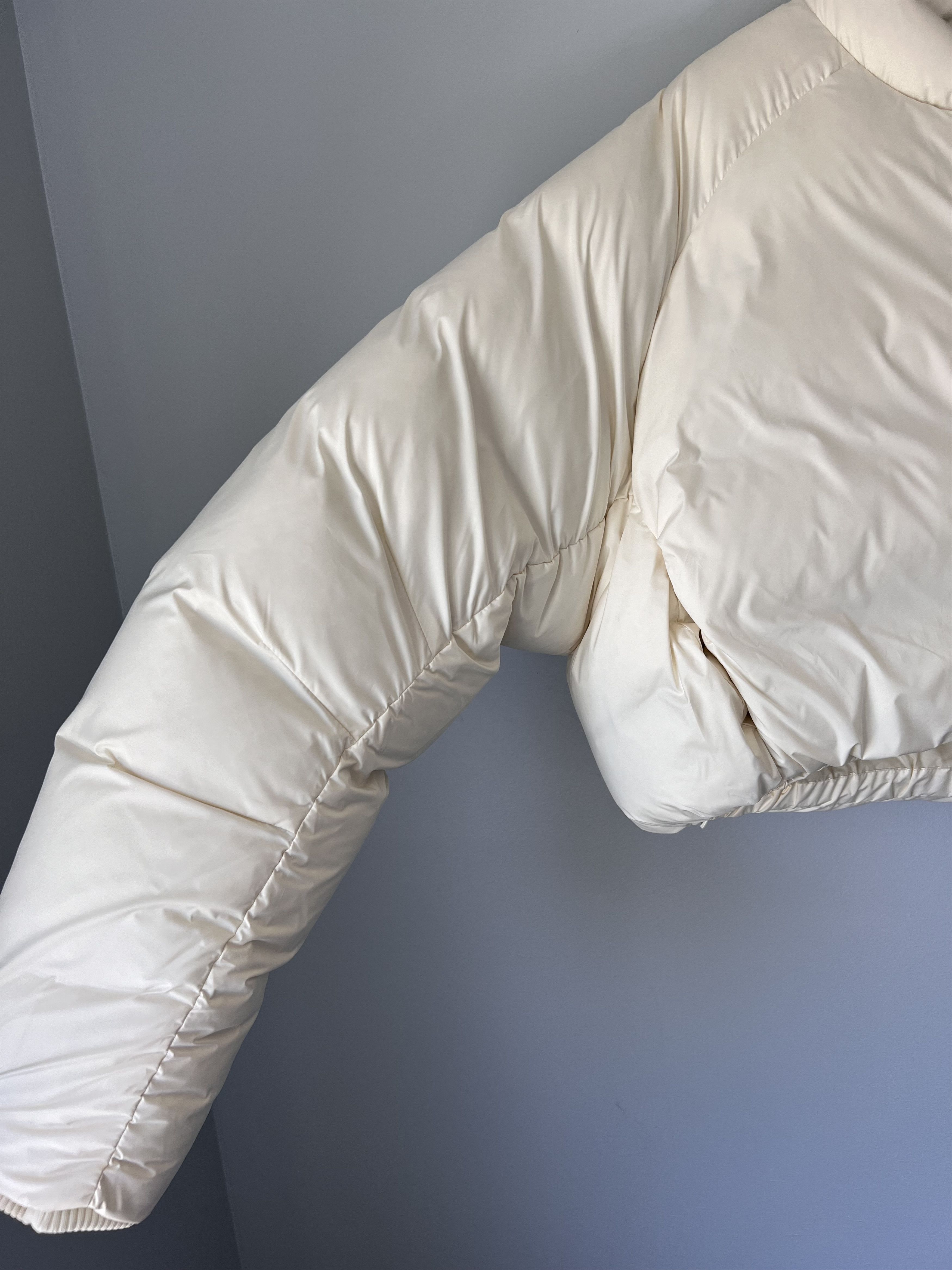 Entire Studios Entire Studios Cropped Pillow Down Jacket in White Size US XL / EU 56 / 4 - 3 Thumbnail