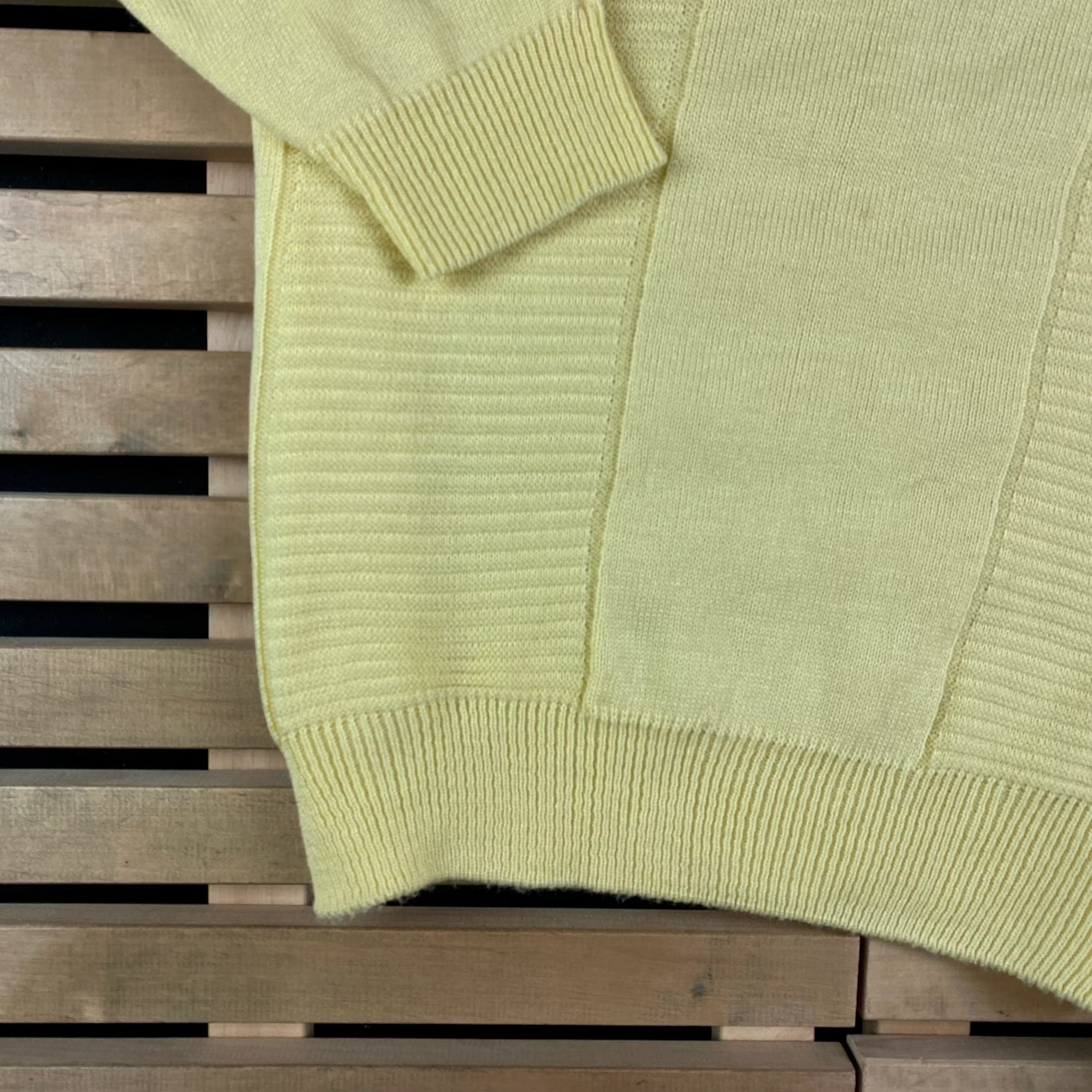 Lacoste × Vintage Men’s Sweater Lacoste Chemise Vintage Size M V-Neck Size US M / EU 48-50 / 2 - 3 Thumbnail