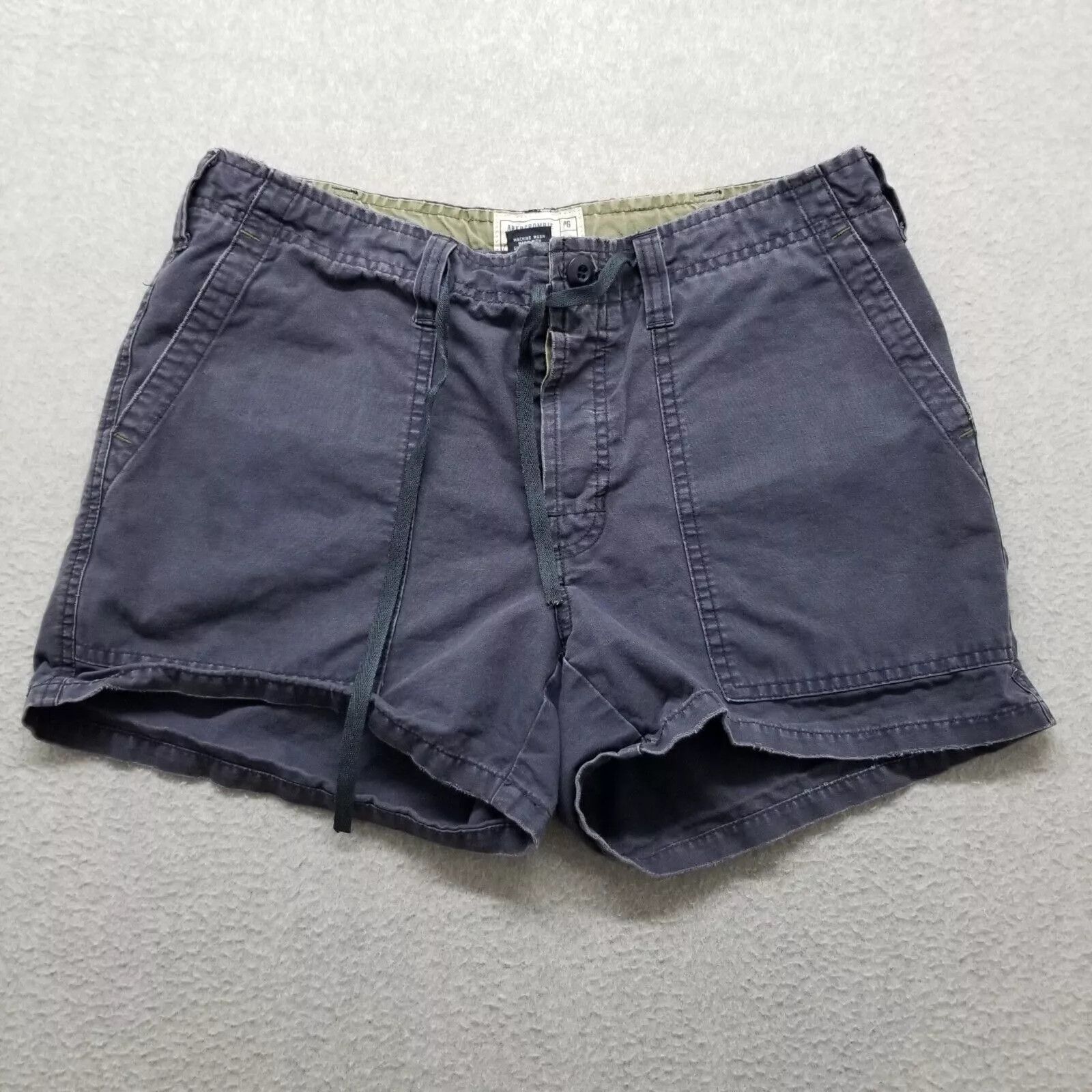 Abercrombie & Fitch Abercrombie & Fitch Shorts Womens Medium Pockets Buttons Size 34" / US 12 / IT 48 - 1 Thumbnail