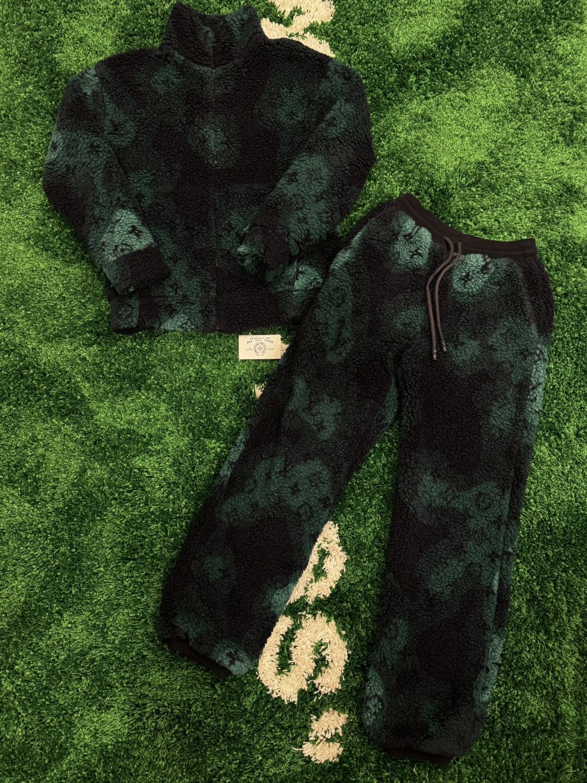 Pre-owned Louis Vuitton Sherpa Fleece Monogram Set Green In Black/green