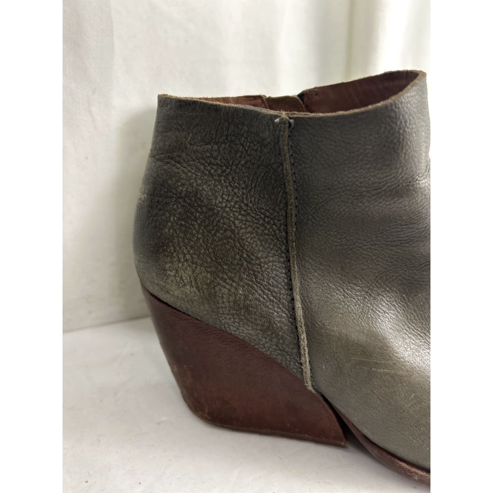 Vintage Kork-Ease Womens 8 M Gray Textured Ankle Zip Booties Wedge Heel Leather Bootie Shoes Size US 8 / IT 38 - 3 Thumbnail