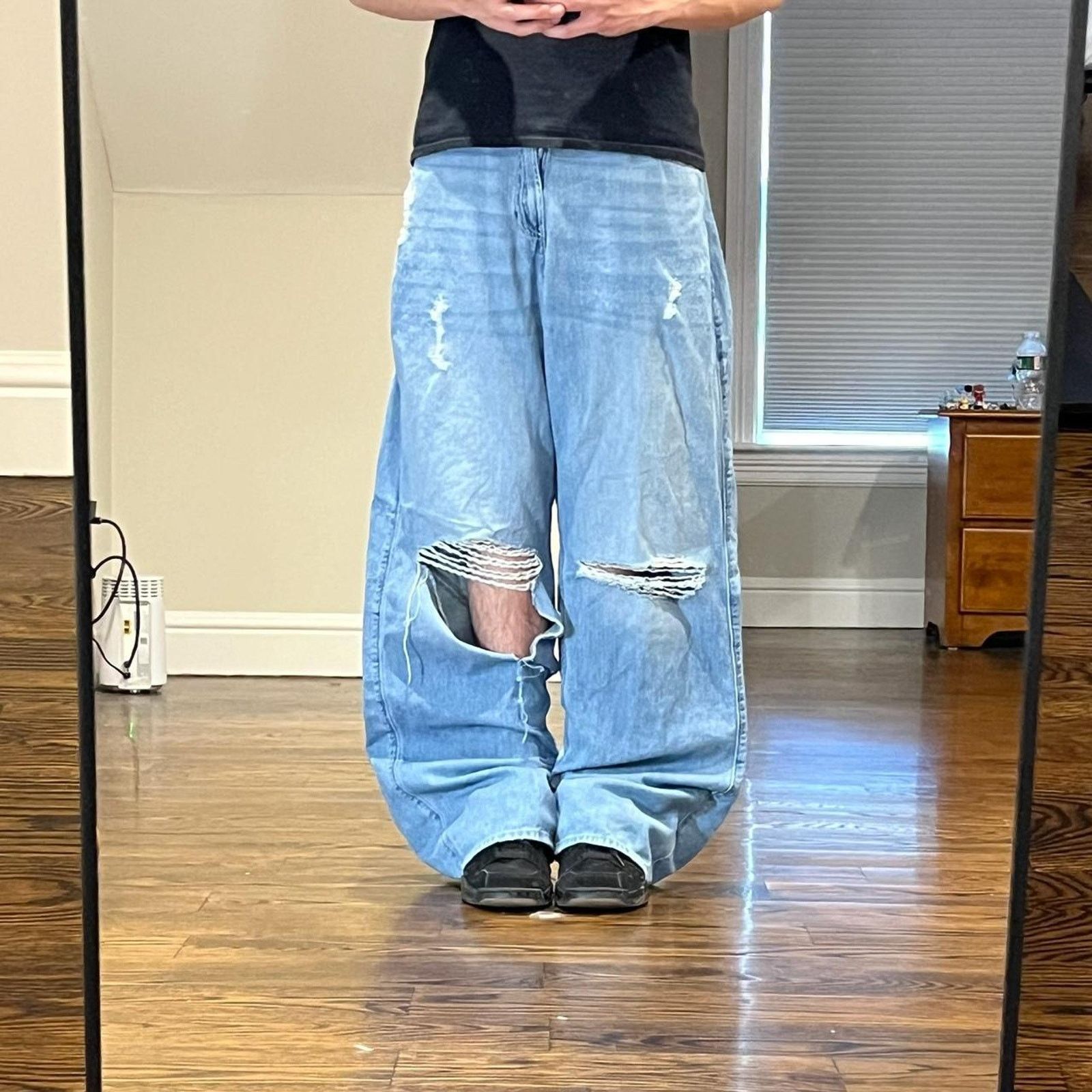 hollister-2000s-vintage-rare-baggy-wide-leg-faded-distressed-flares