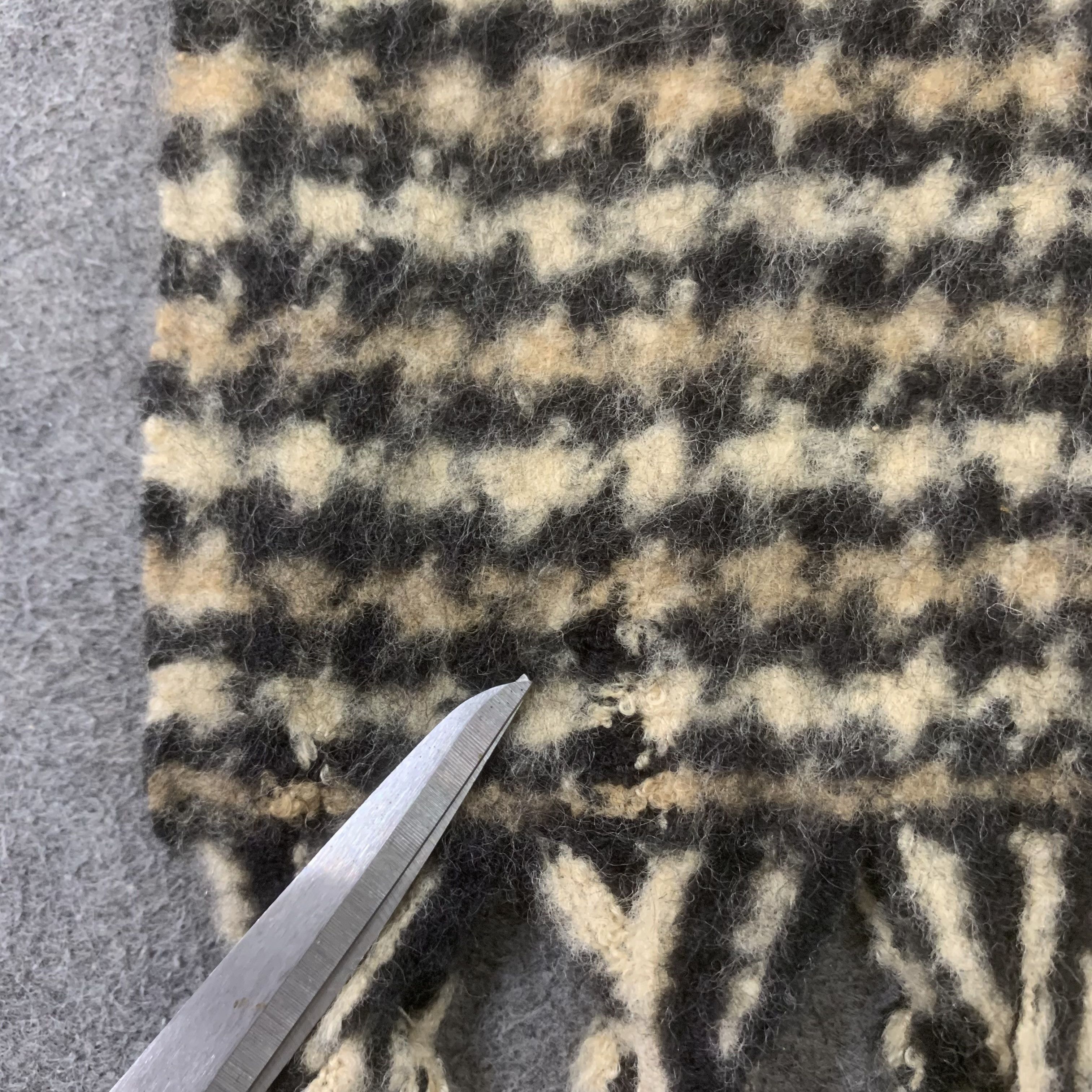 GU GU Scarf Wool Muffler Neck Wrap BL9267 Size ONE SIZE - 6 Thumbnail