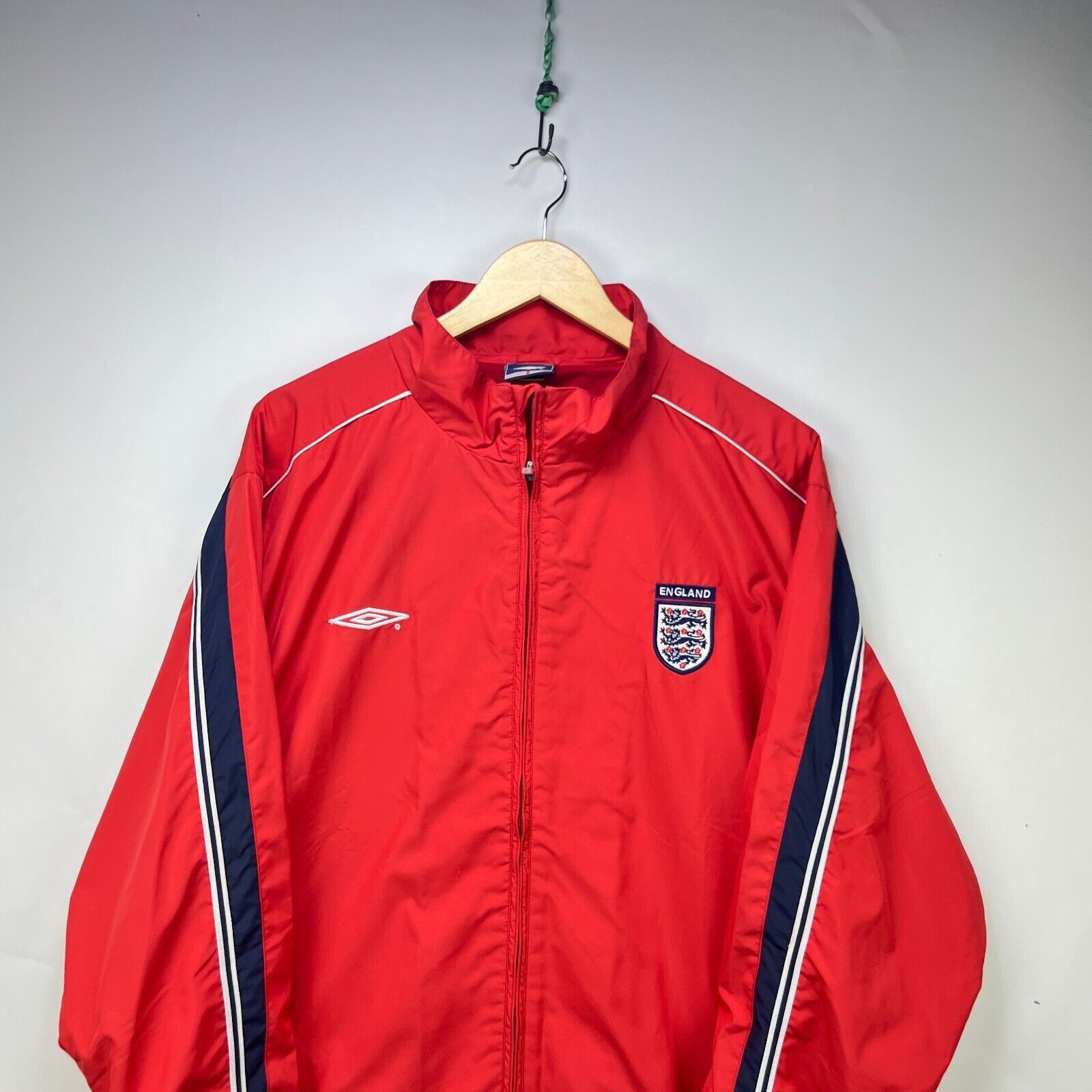 Umbro × Vintage Vintage Umbro England Football Windbreaker Track Jacket Med Size US M / EU 48-50 / 2 - 2 Thumbnail